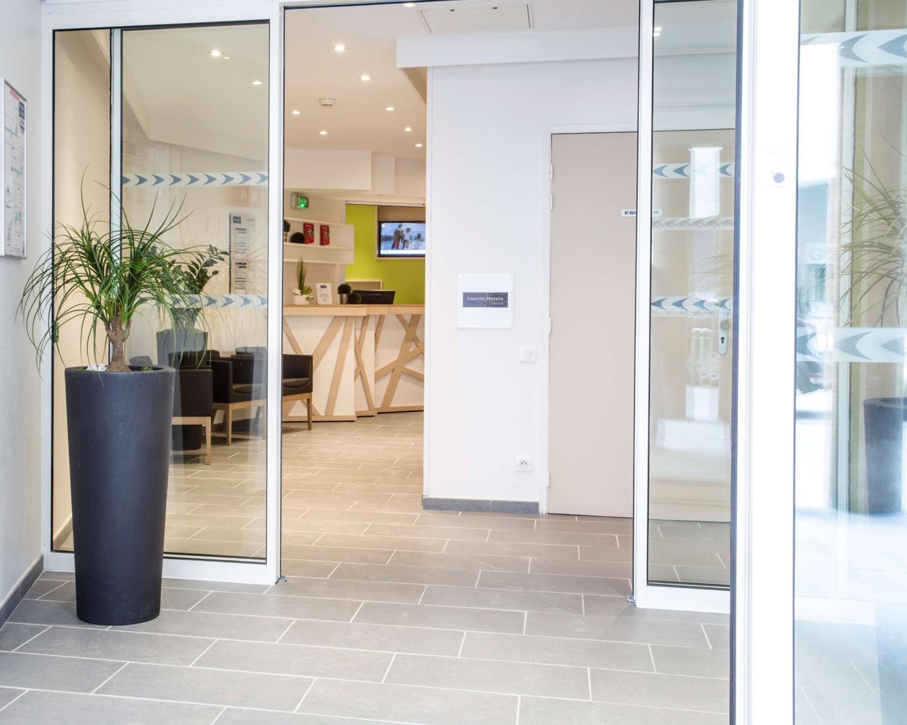 Chambery Vacations - Kyriad Chambery Centre - Hotel et Residence - Property Image 8