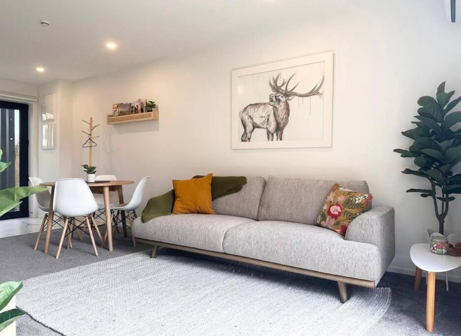 CBD with Style and Luxury - Free Parking
