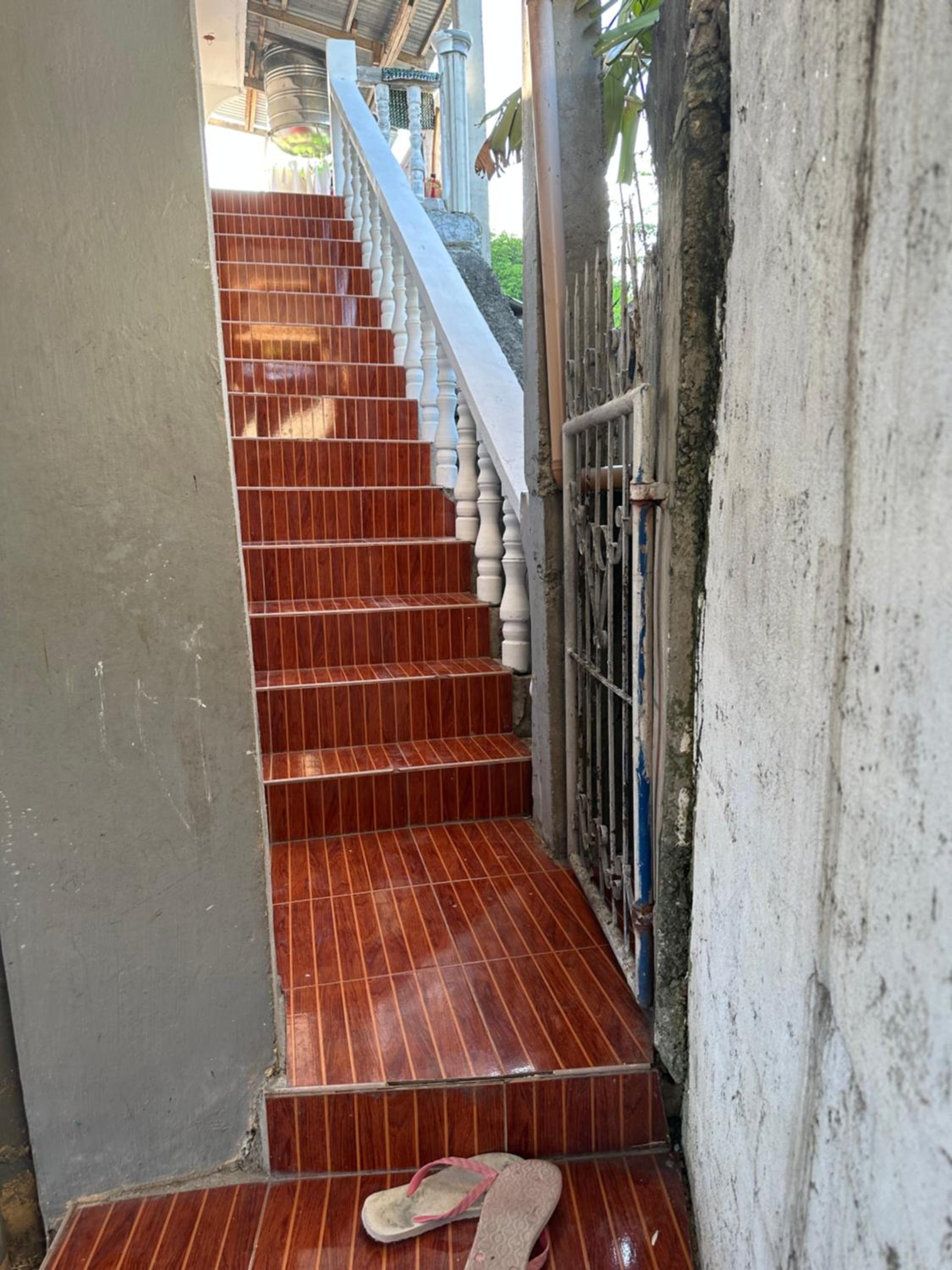 Cebu City 3 bedrooms split house 2nd floor-WIFI view 3