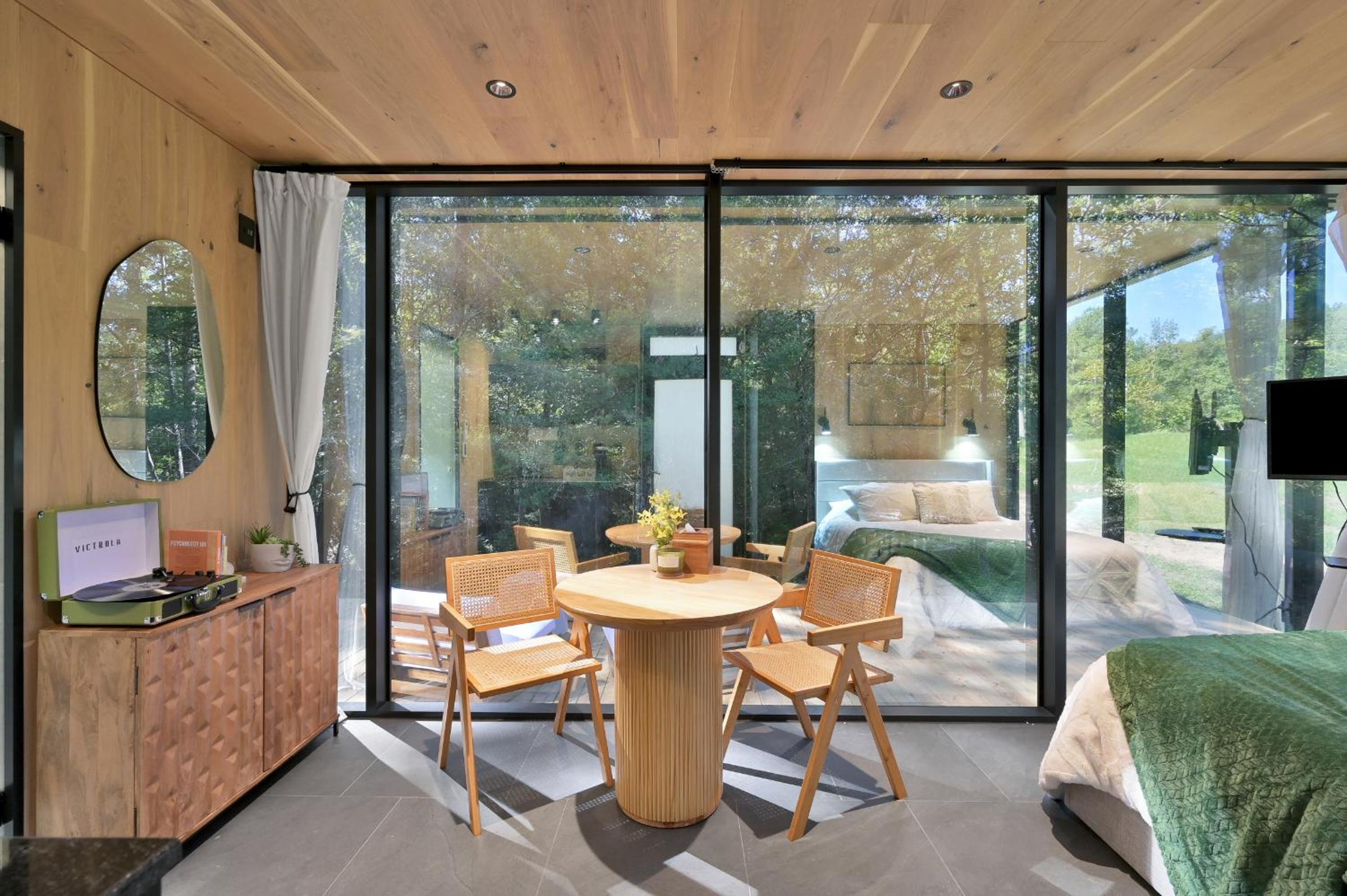 Mirror House & Sauna In A Forest view 2