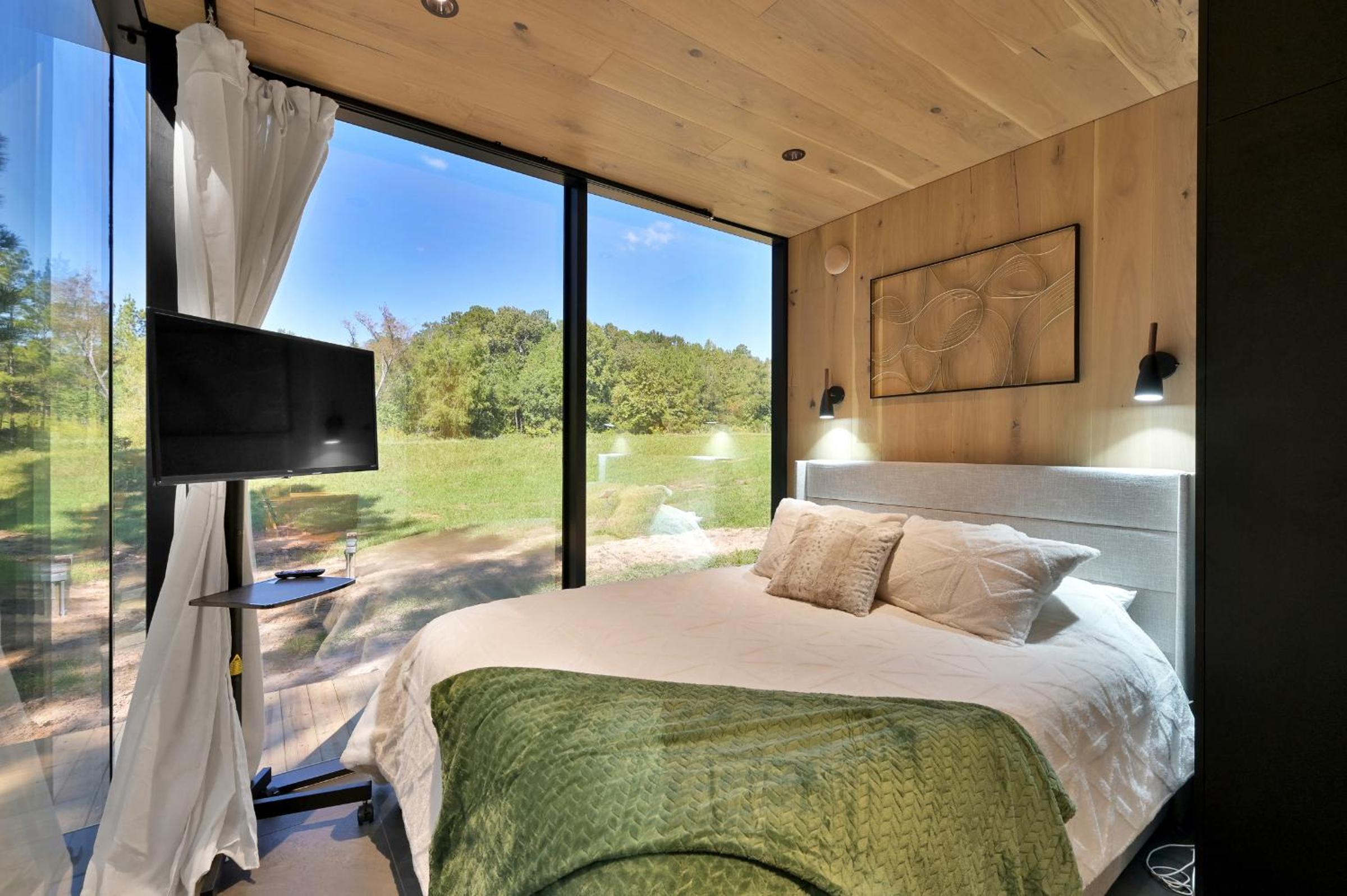 Mirror House & Sauna In A Forest view 3