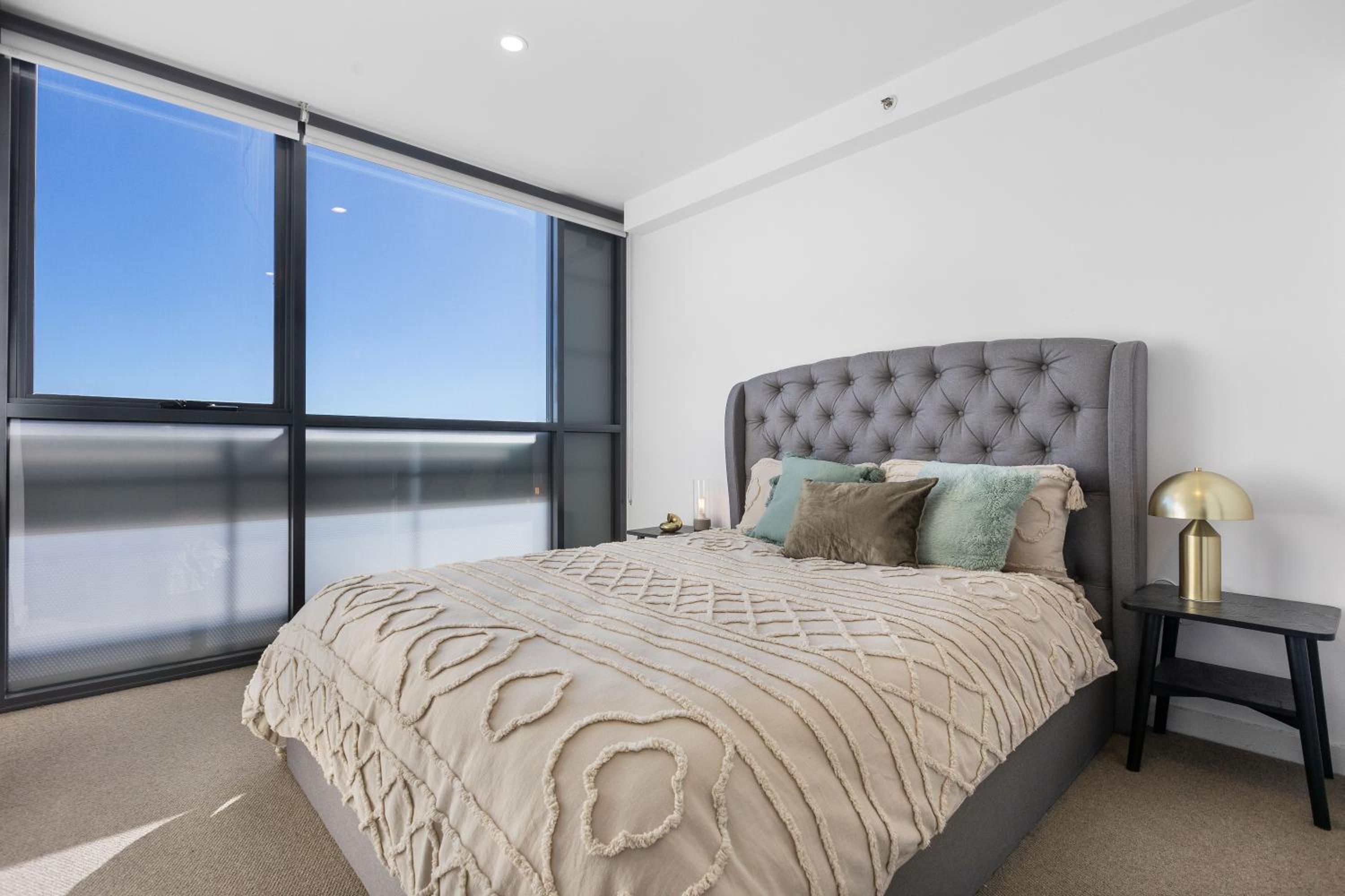 Adelaide City Oasis: Parking, Pool, Gym, Cinema, Inc.
