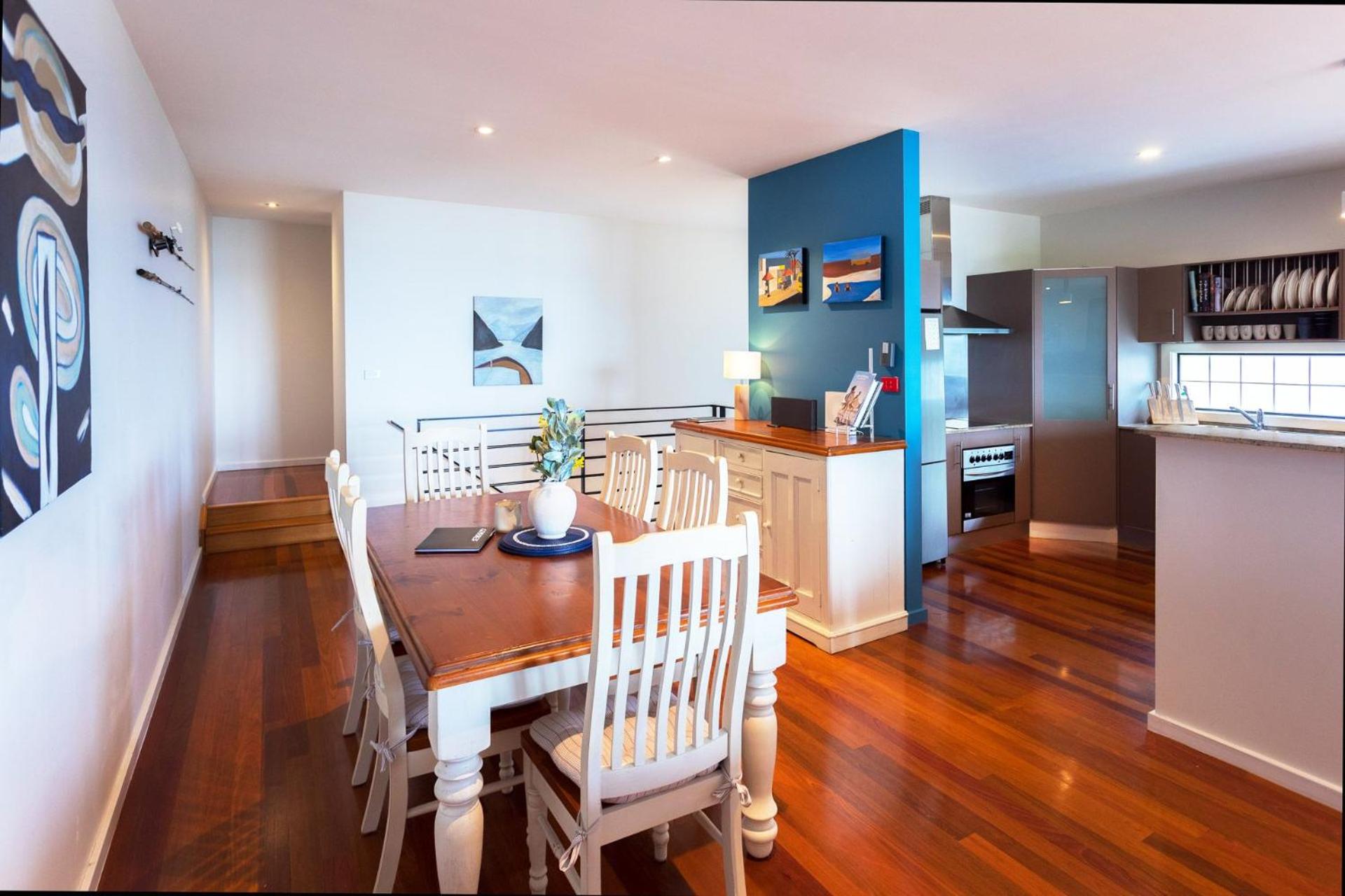 Cossies at Corlette Stunning views & Beach access