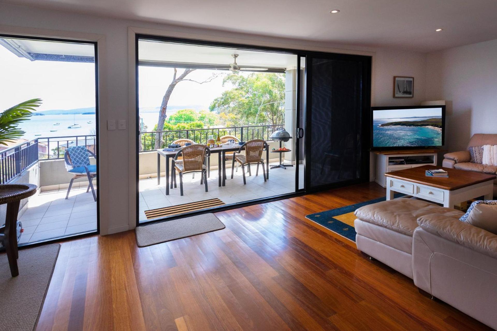 Cossies at Corlette Stunning views & Beach access