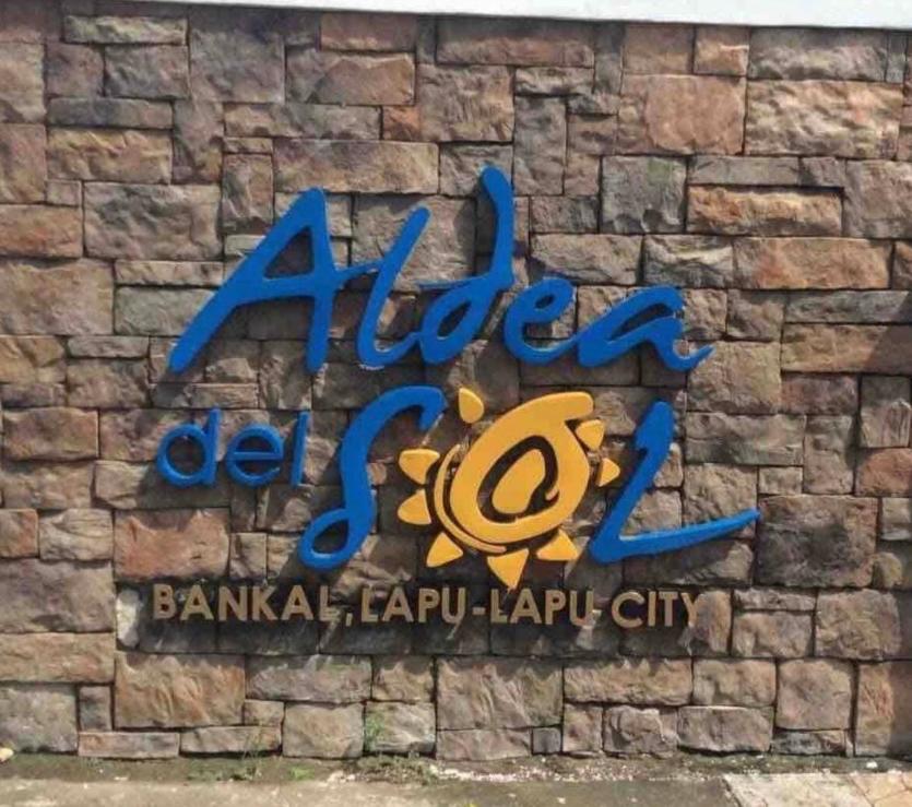 Cebu 2 Bedrooms House -WIFI view 2
