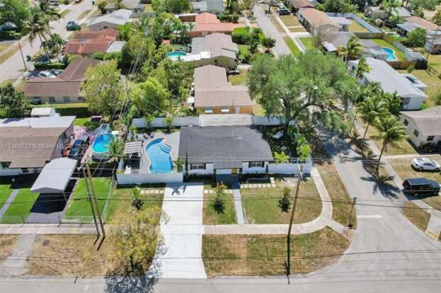 Cozy Fun House 4 2 Aventura Stadium Beach view 5