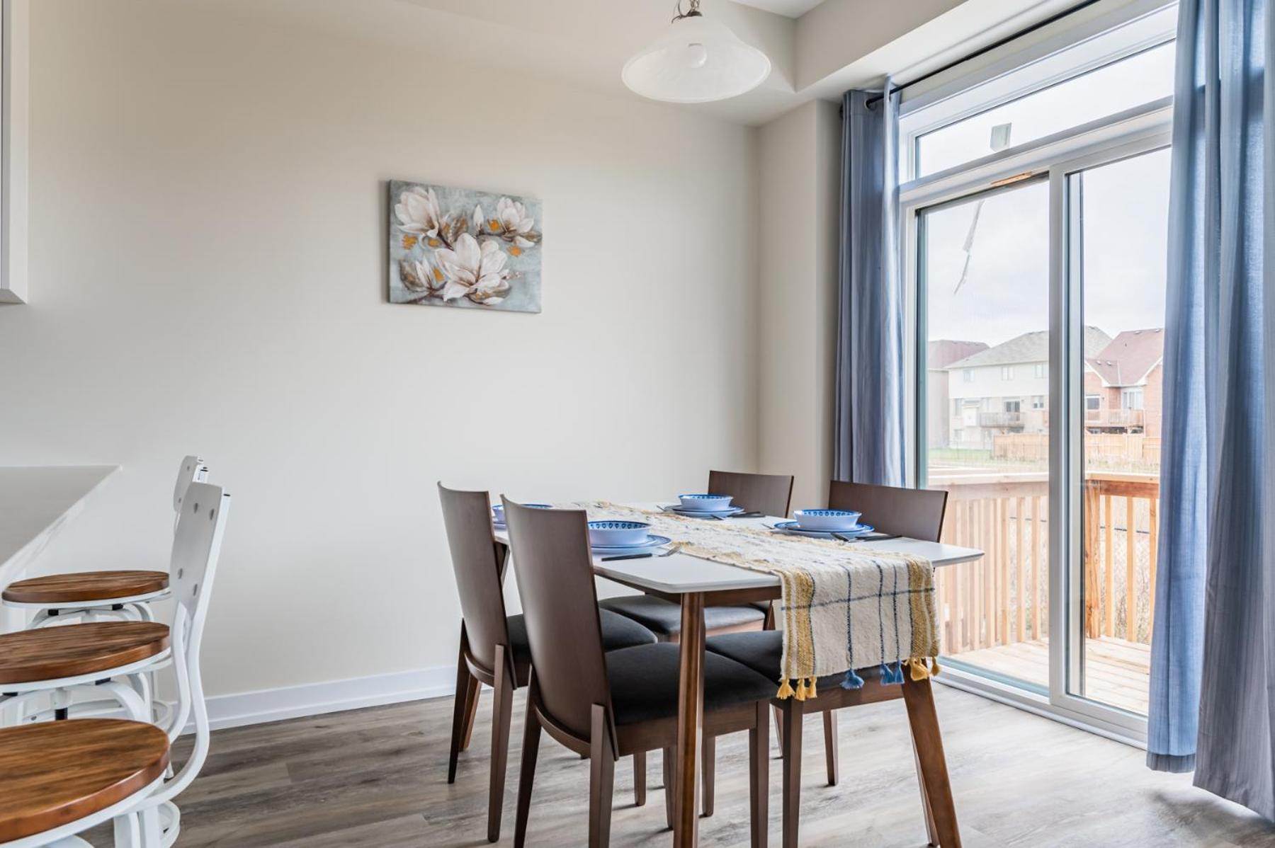 Luxury Town close to Fairview Casino in Niagra Falls