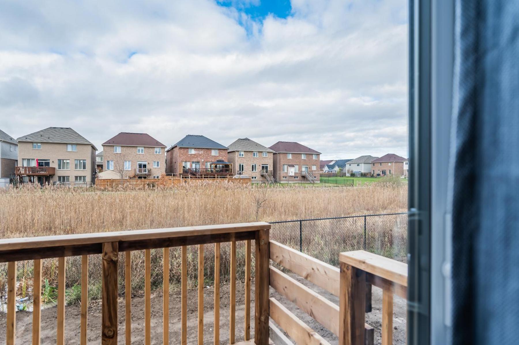 Luxury Town close to Fairview Casino in Niagra Falls