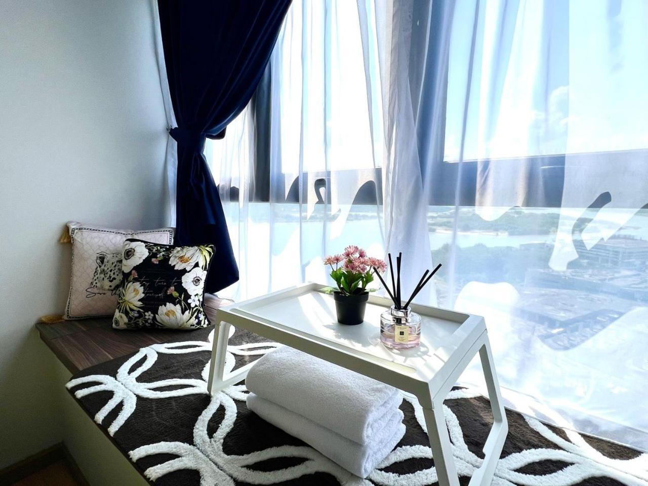 Danga Bay 2BR Cozy ZonewSeaView by Our Stay