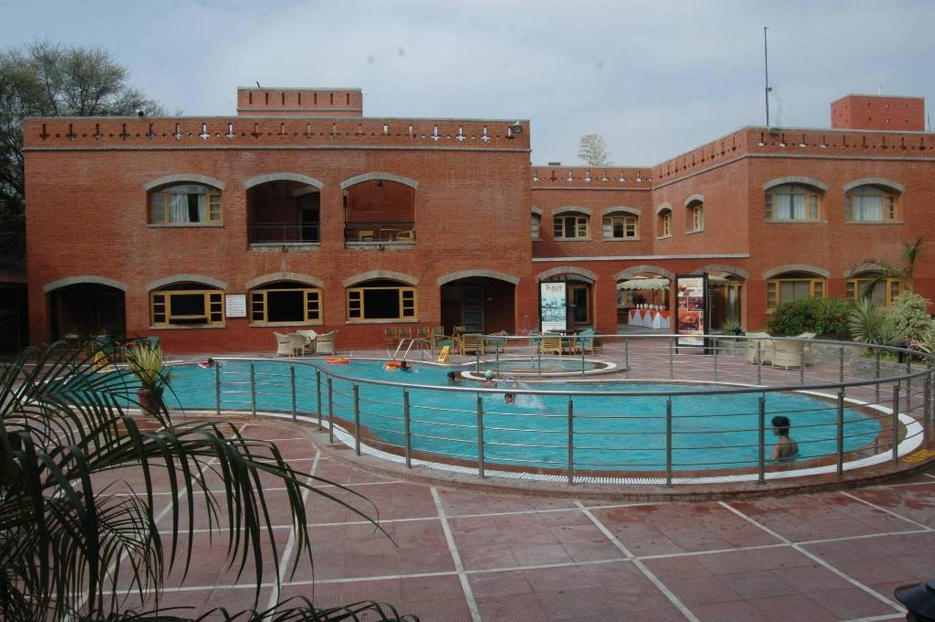Cambay Sapphire, Gandhinagar