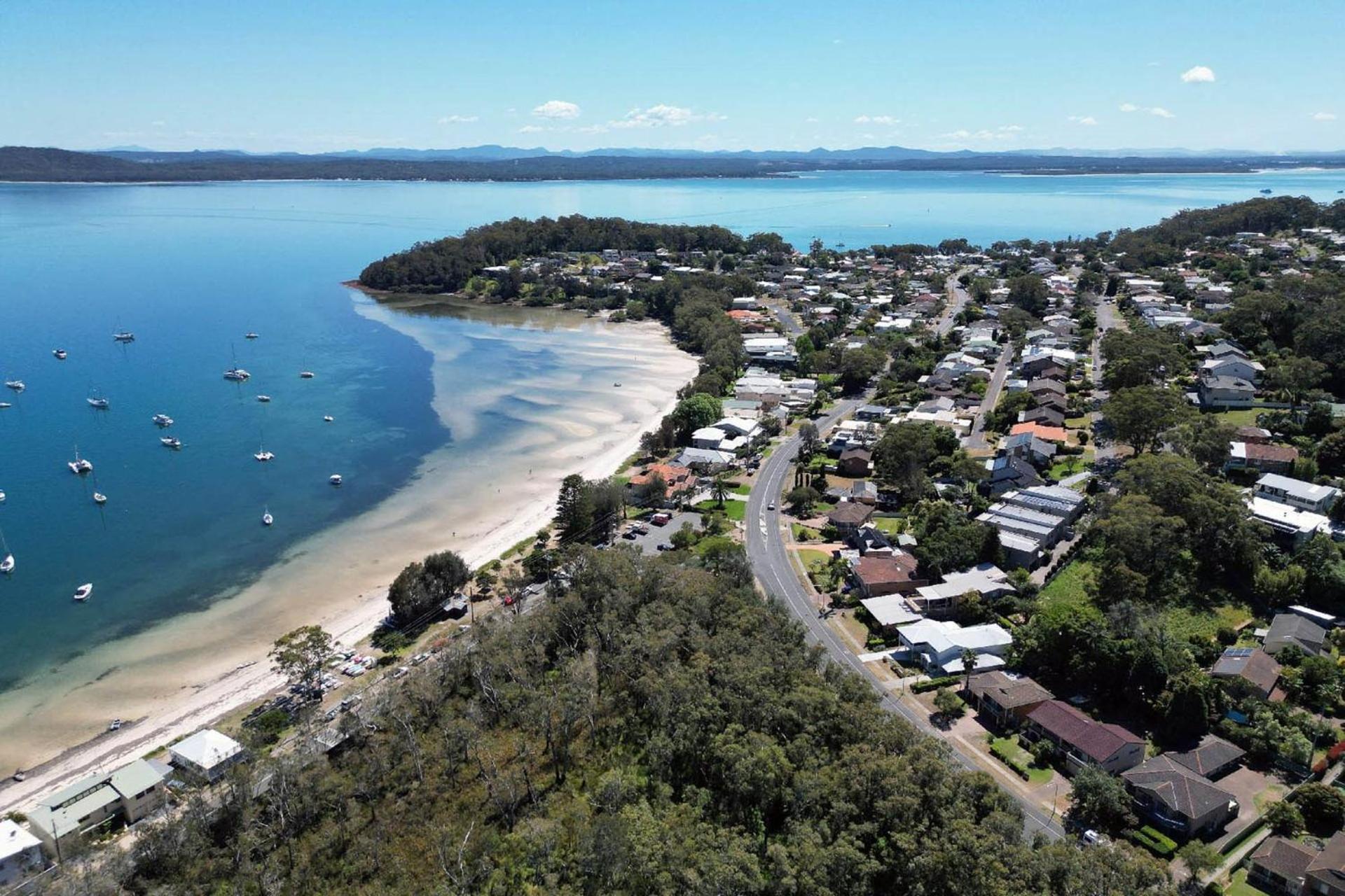 Cossies at Corlette Stunning views & Beach access