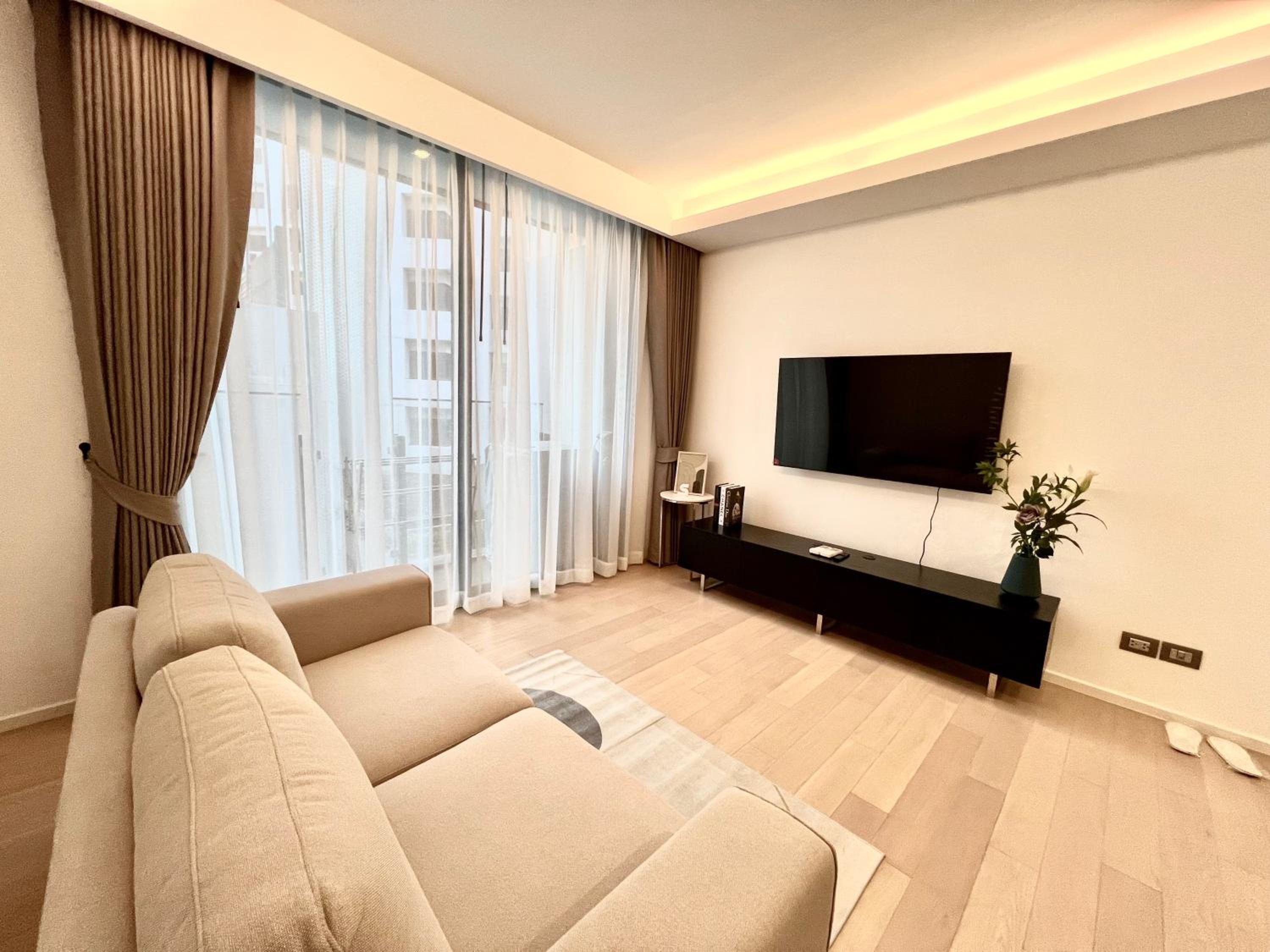 Circle Sukhumvit 11#Luxury#Pool#Gym#BTS Nana&MRT Sukhumvit#1BR#Max2ppl