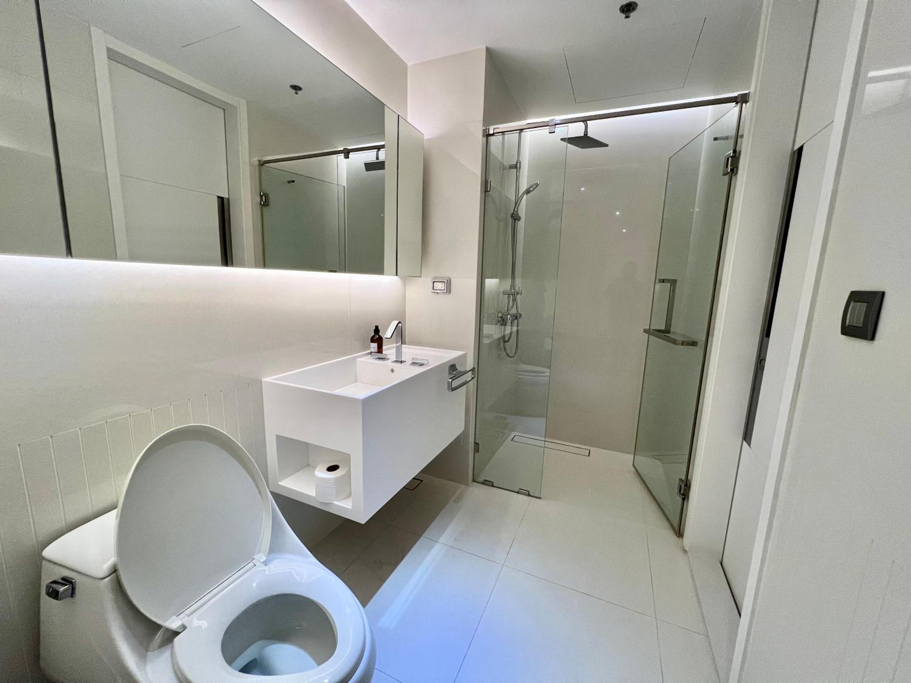 Circle Sukhumvit 11#Luxury#Pool#Gym#BTS Nana&MRT Sukhumvit#1BR#Max2ppl