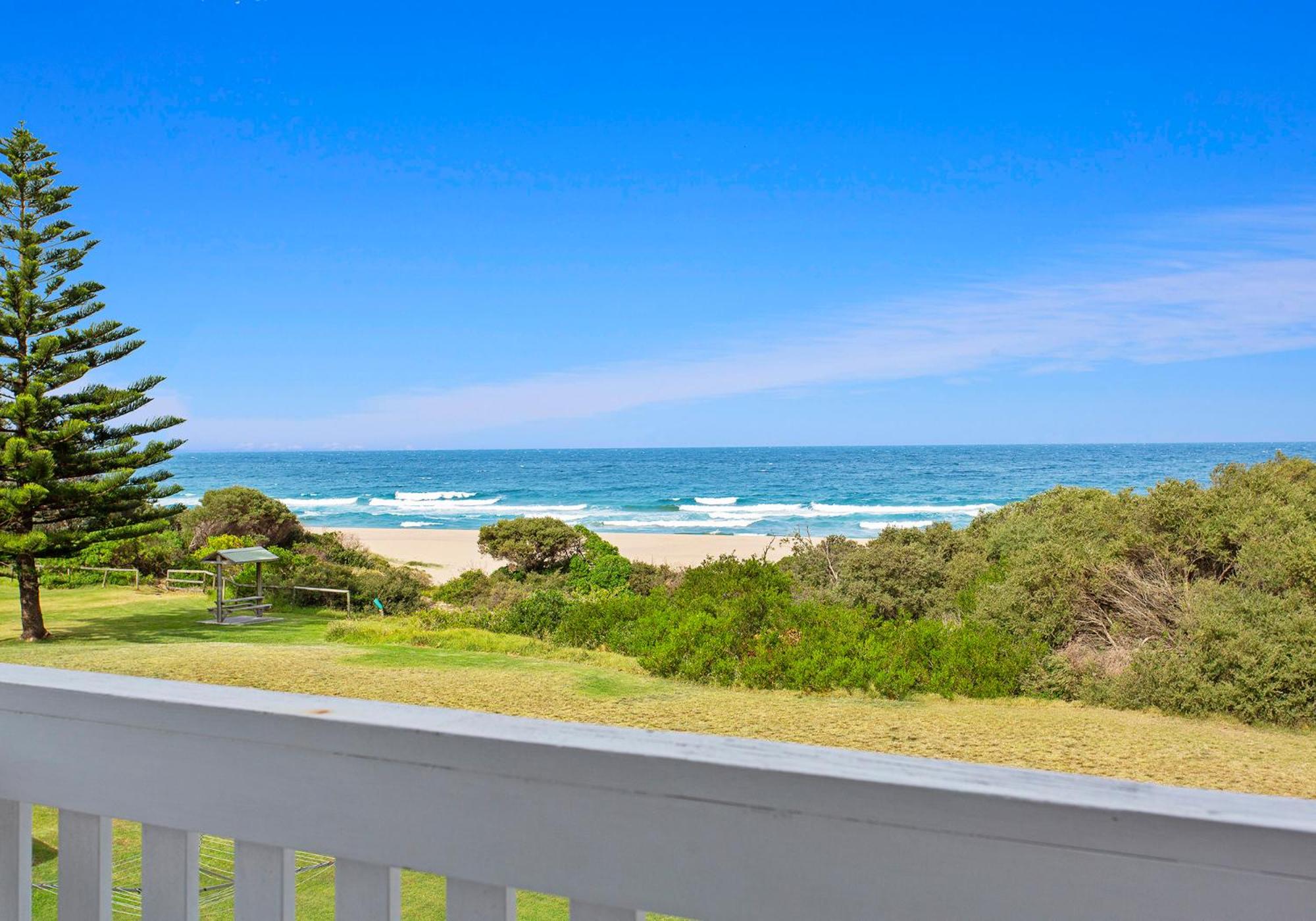 Escape to Jones Beach Kiama - Beachfront unit with direct beach access & views