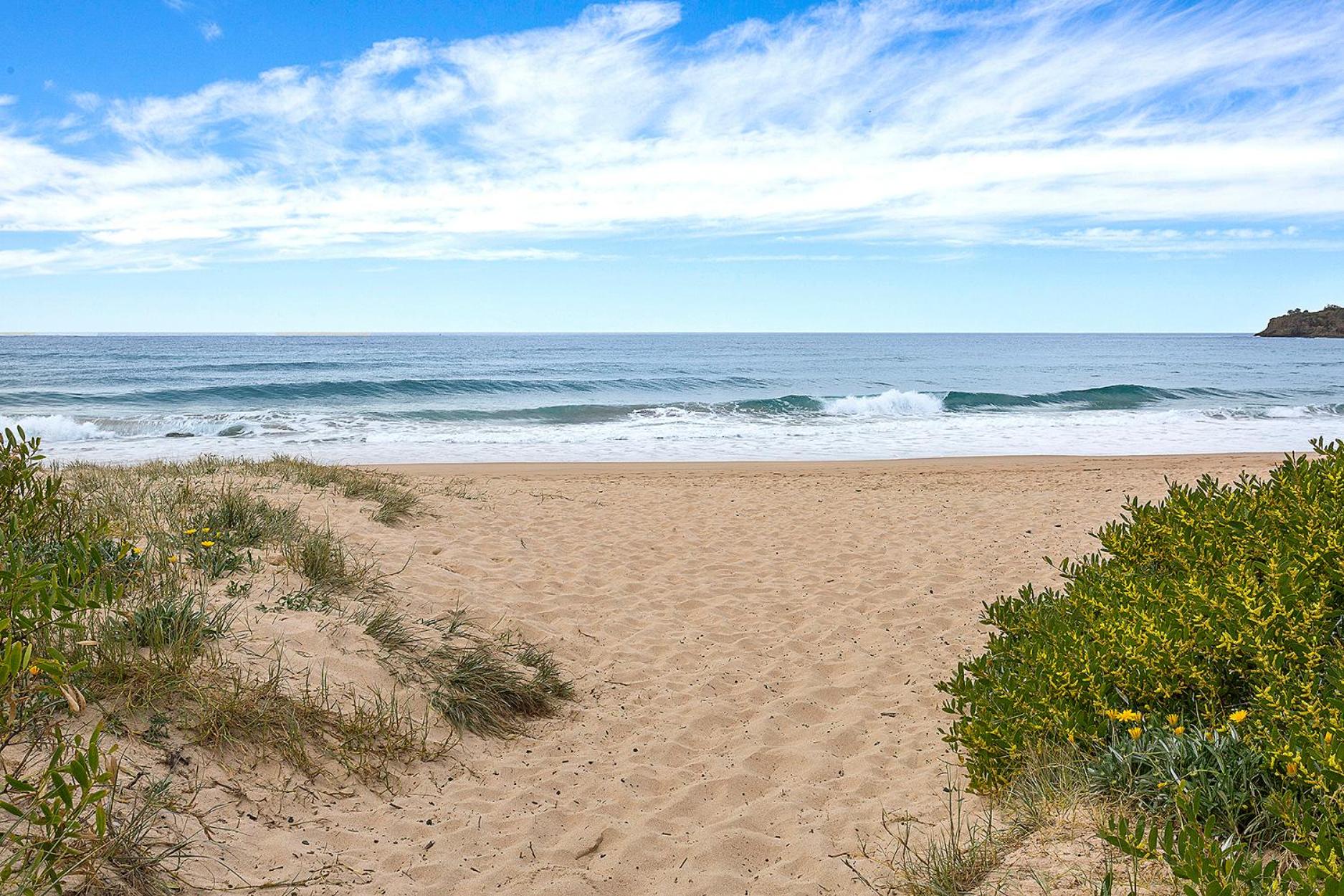 Escape to Jones Beach Kiama - Beachfront unit with direct beach access & views