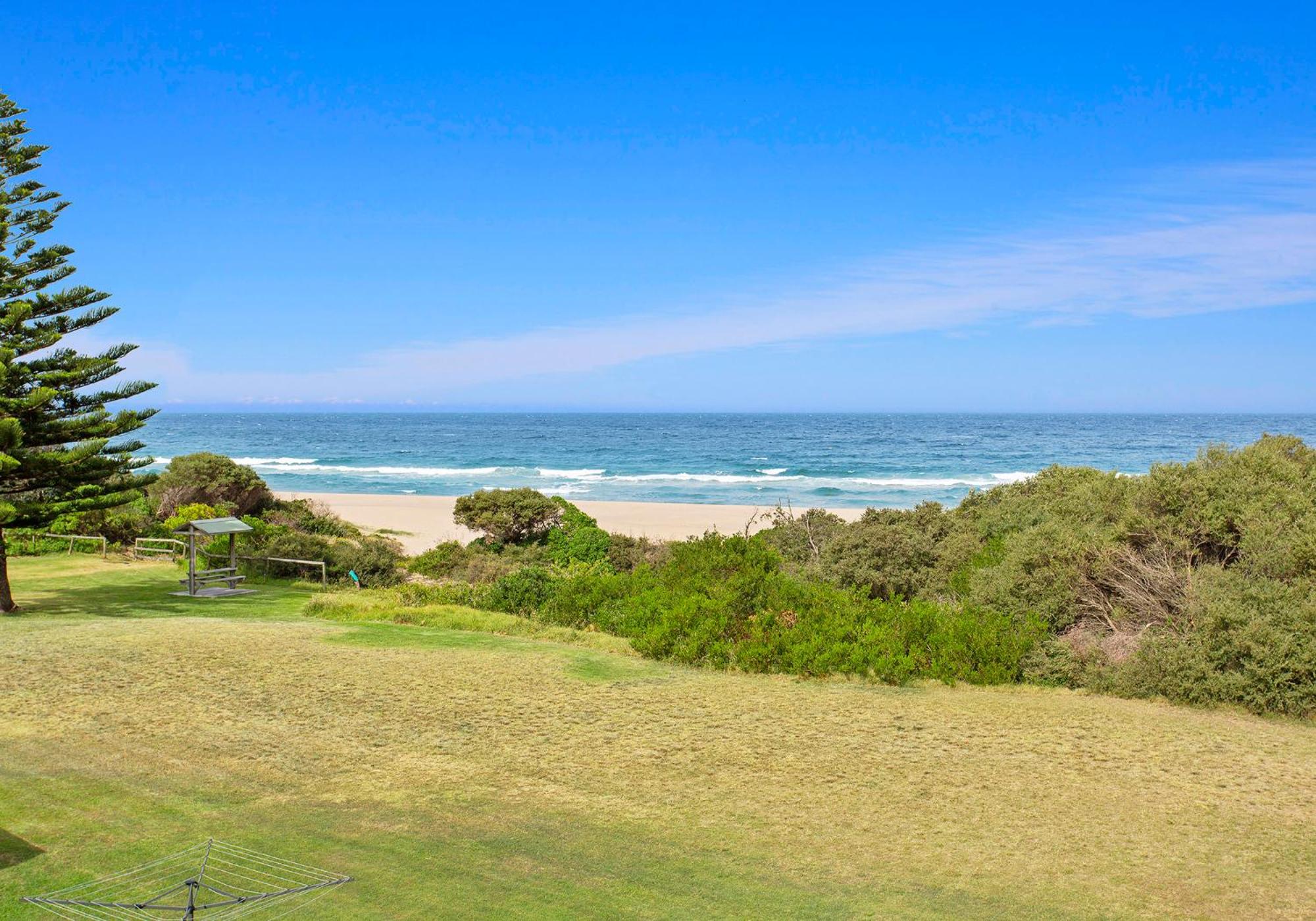 Escape to Jones Beach Kiama - Beachfront unit with direct beach access & views