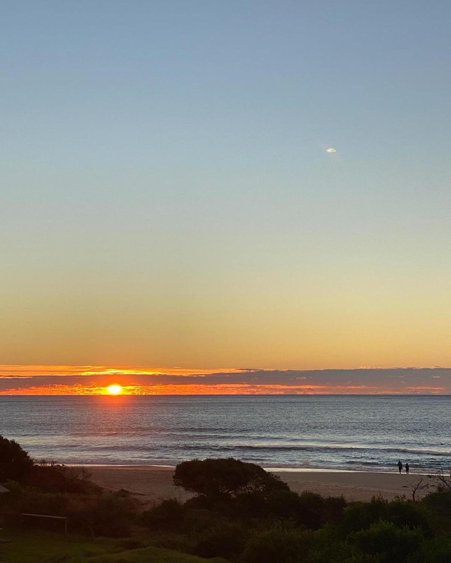 Escape to Jones Beach Kiama - Beachfront unit with direct beach access & views