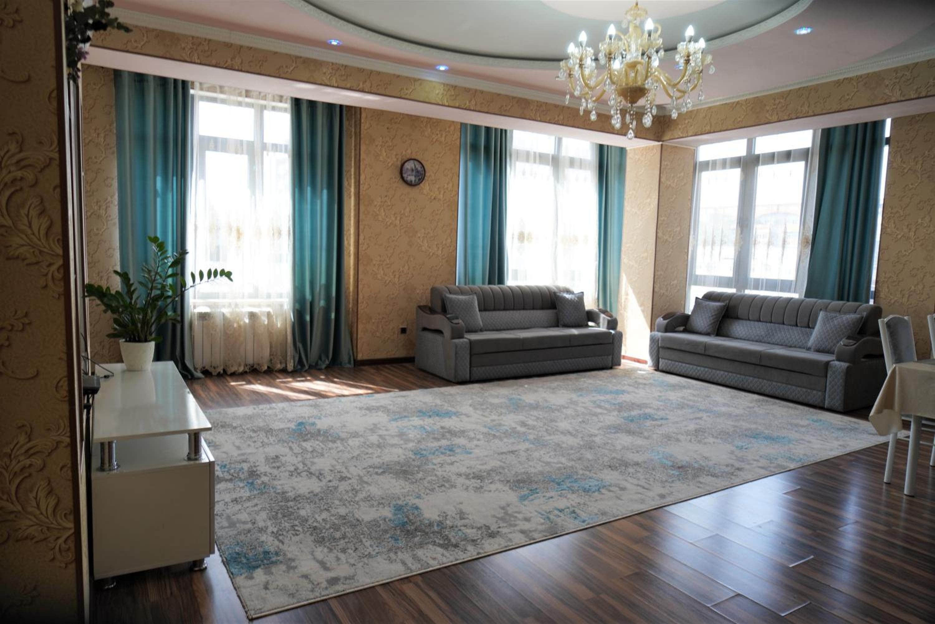 Nice and comfortable apartment in the downtown of Bishkek view 4