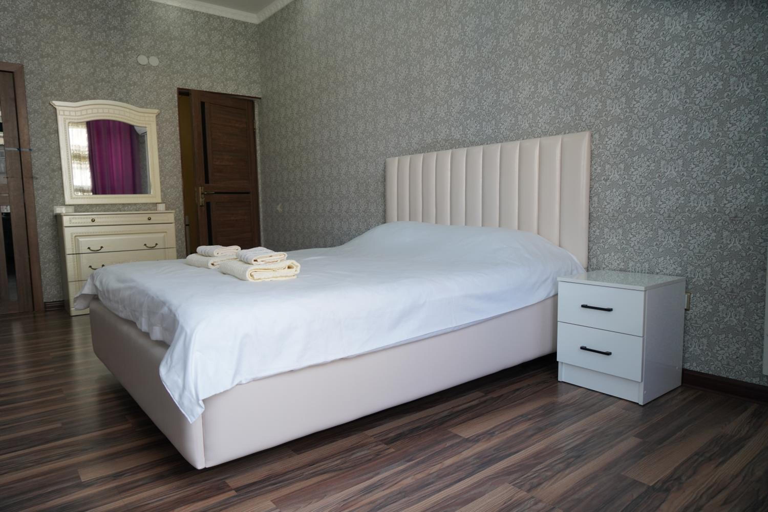 Nice and comfortable apartment in the downtown of Bishkek view 5