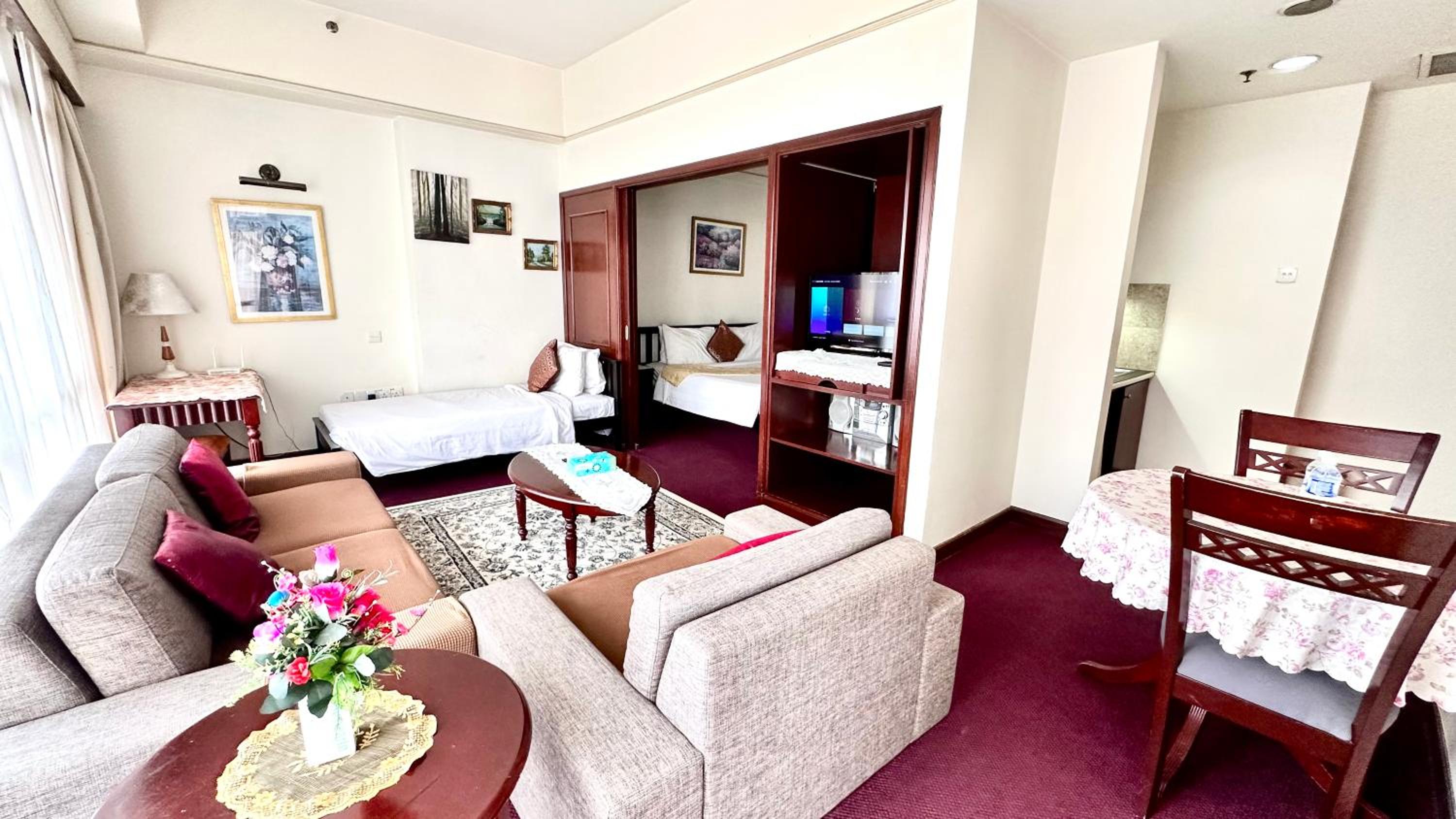 Rihanna service suite at times square