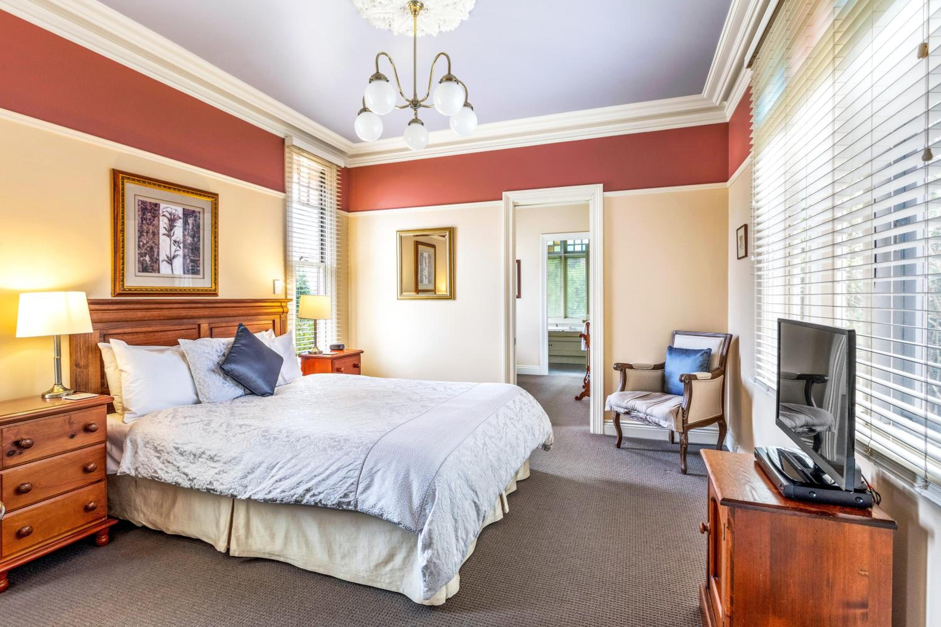 Bethany Manor Bed & Breakfast