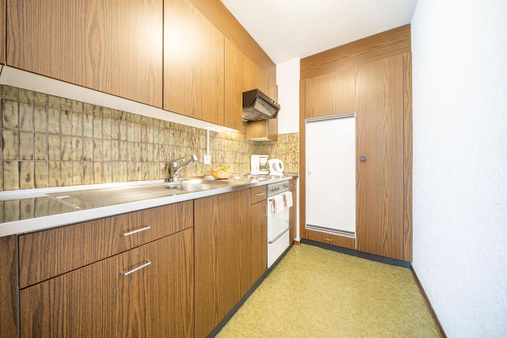 4402 Geraeumige, zweckmaessig eingerichtete Maisonette-Wohnung mit mit Blick auf die Villa Engiadina