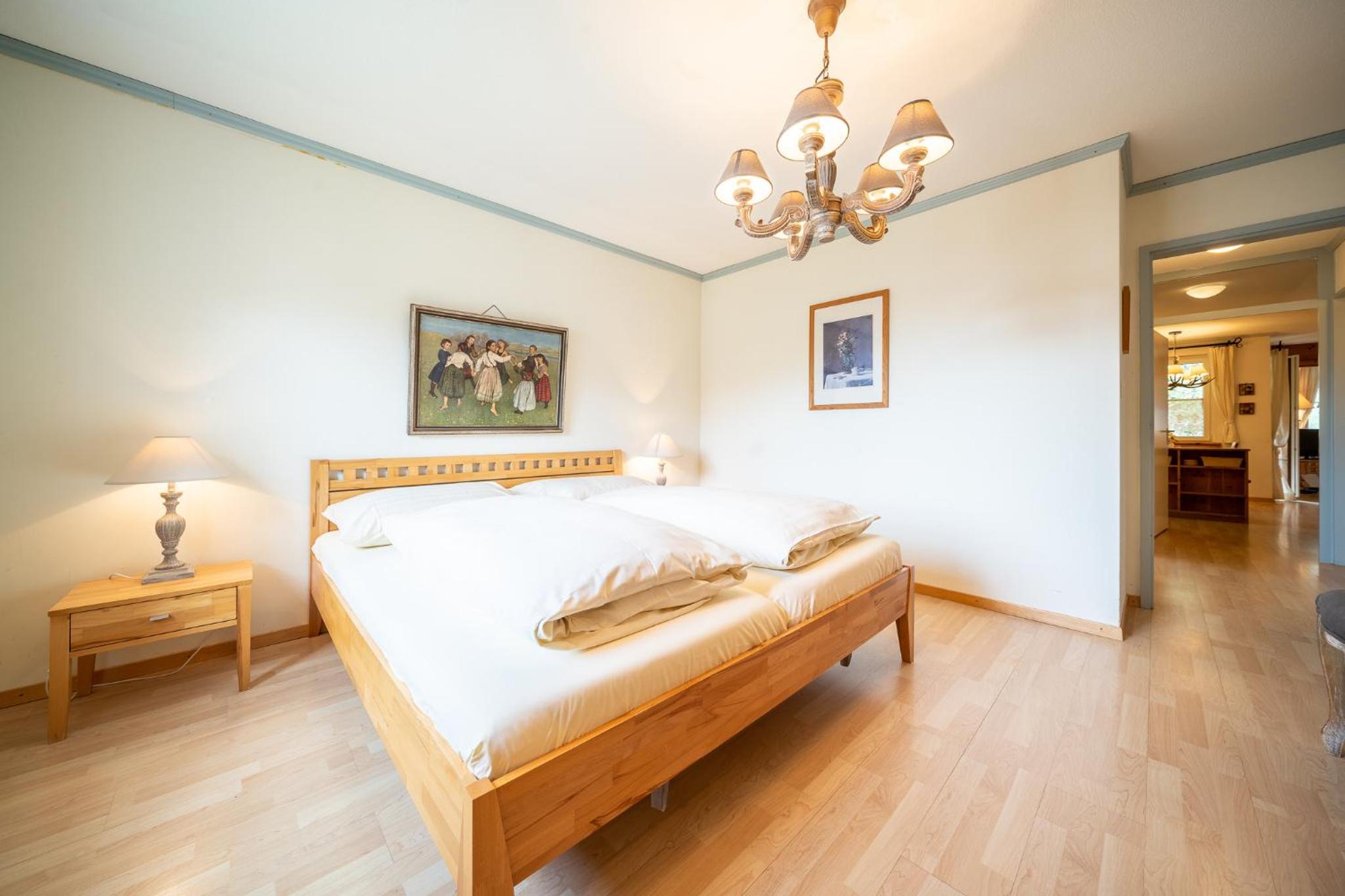 5302 Grosszeugige 3,5 Zimmer Wohnung mit stilvoller Einrichtung
