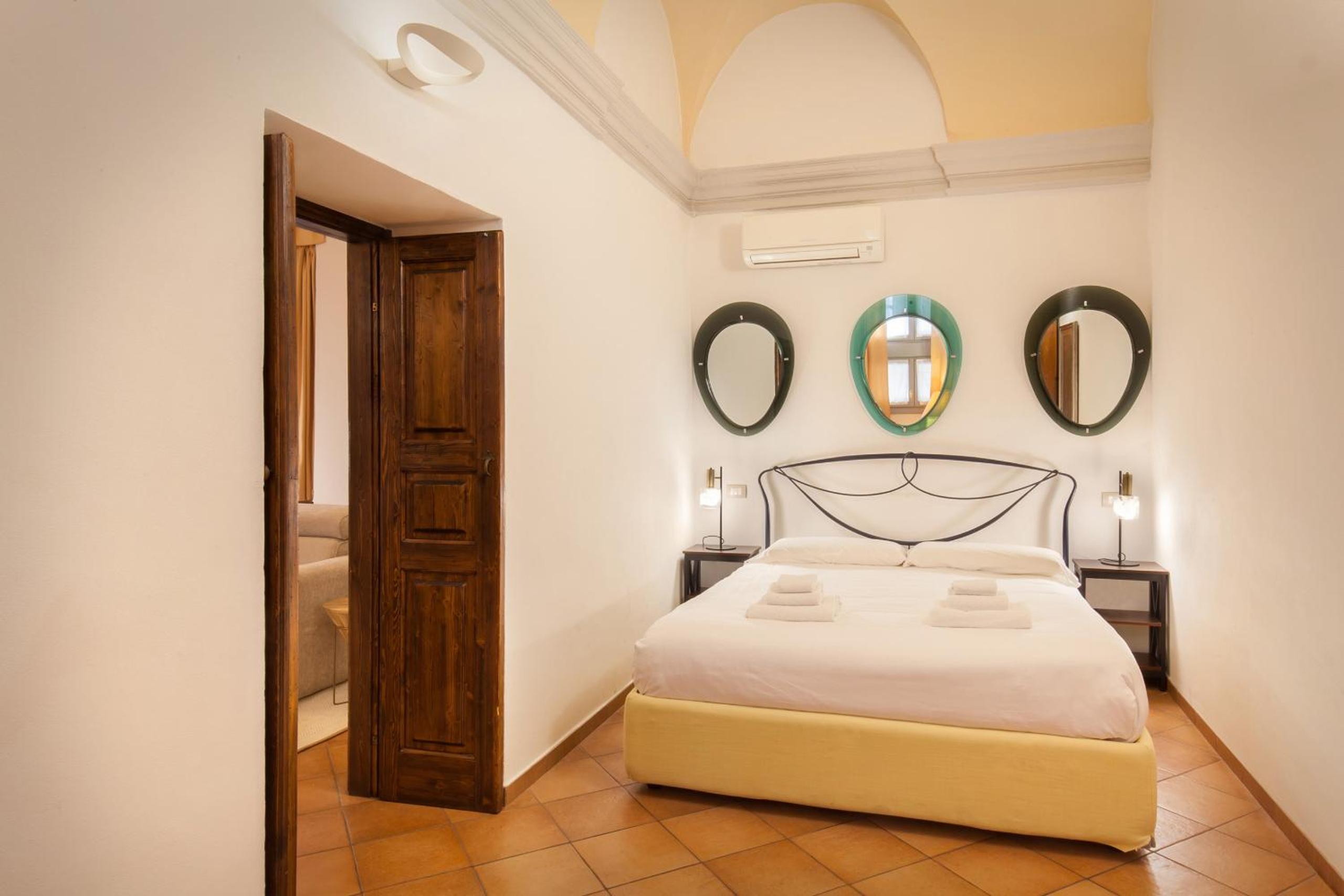 Verincanto Suite In old Verona Downtown view 5