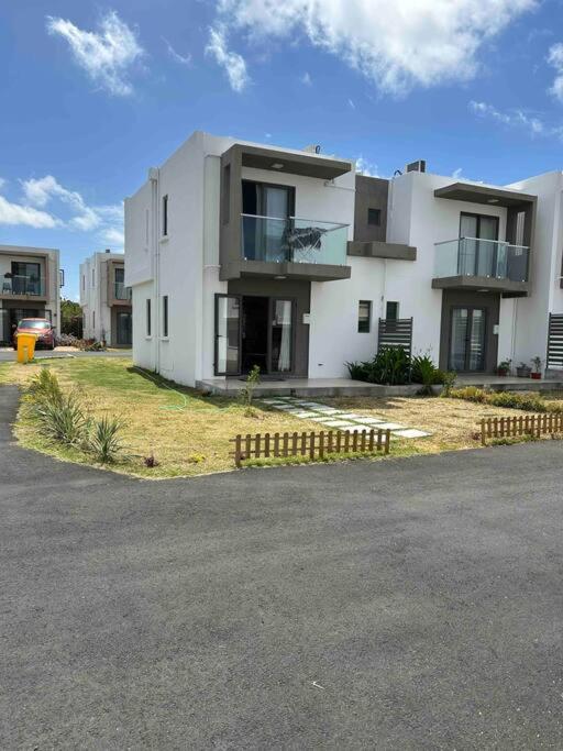 North Mauritius New-built 2-bedroom Villa with shared pool view 3