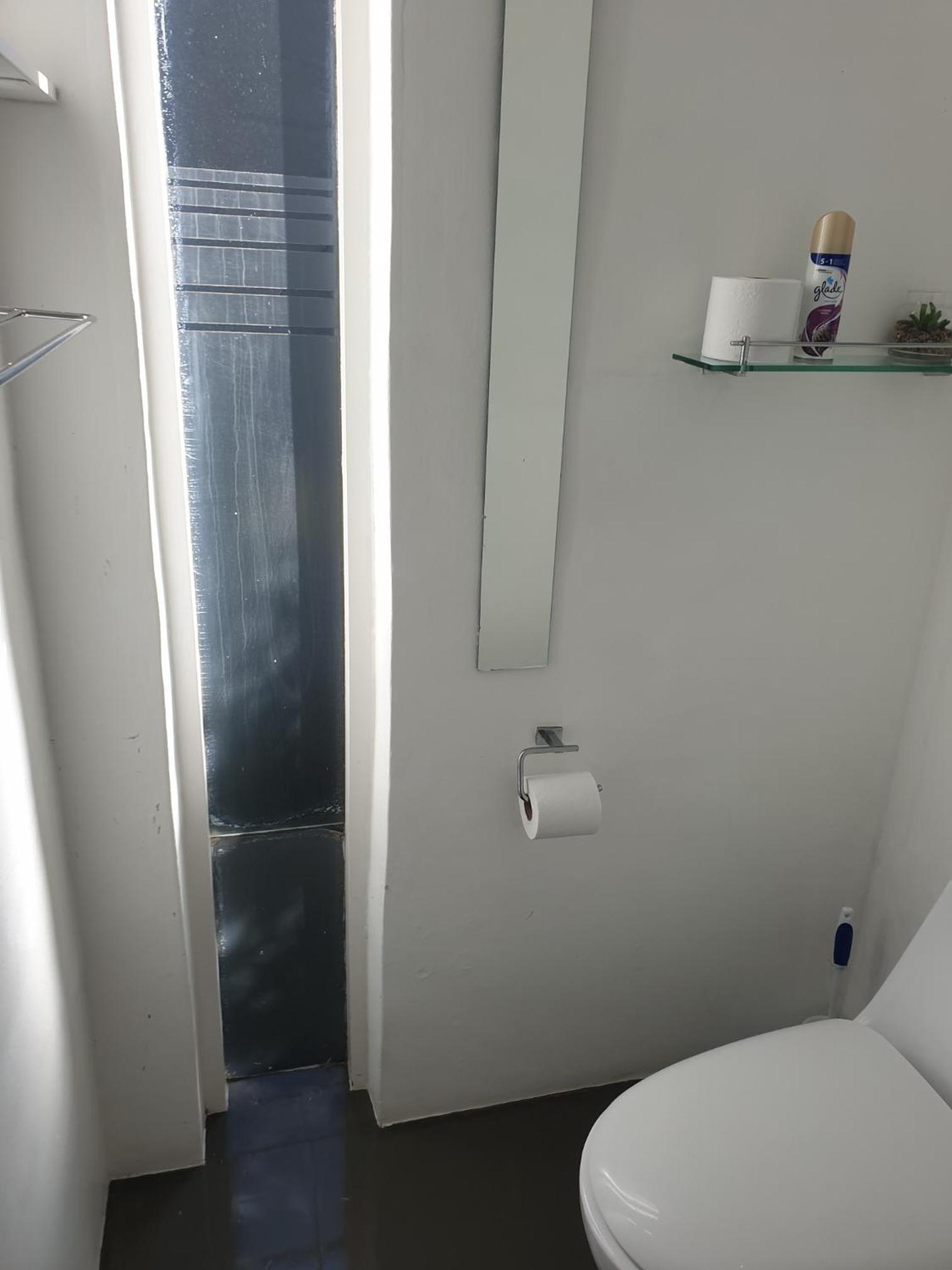 4 on Highworth Apartments and Studios