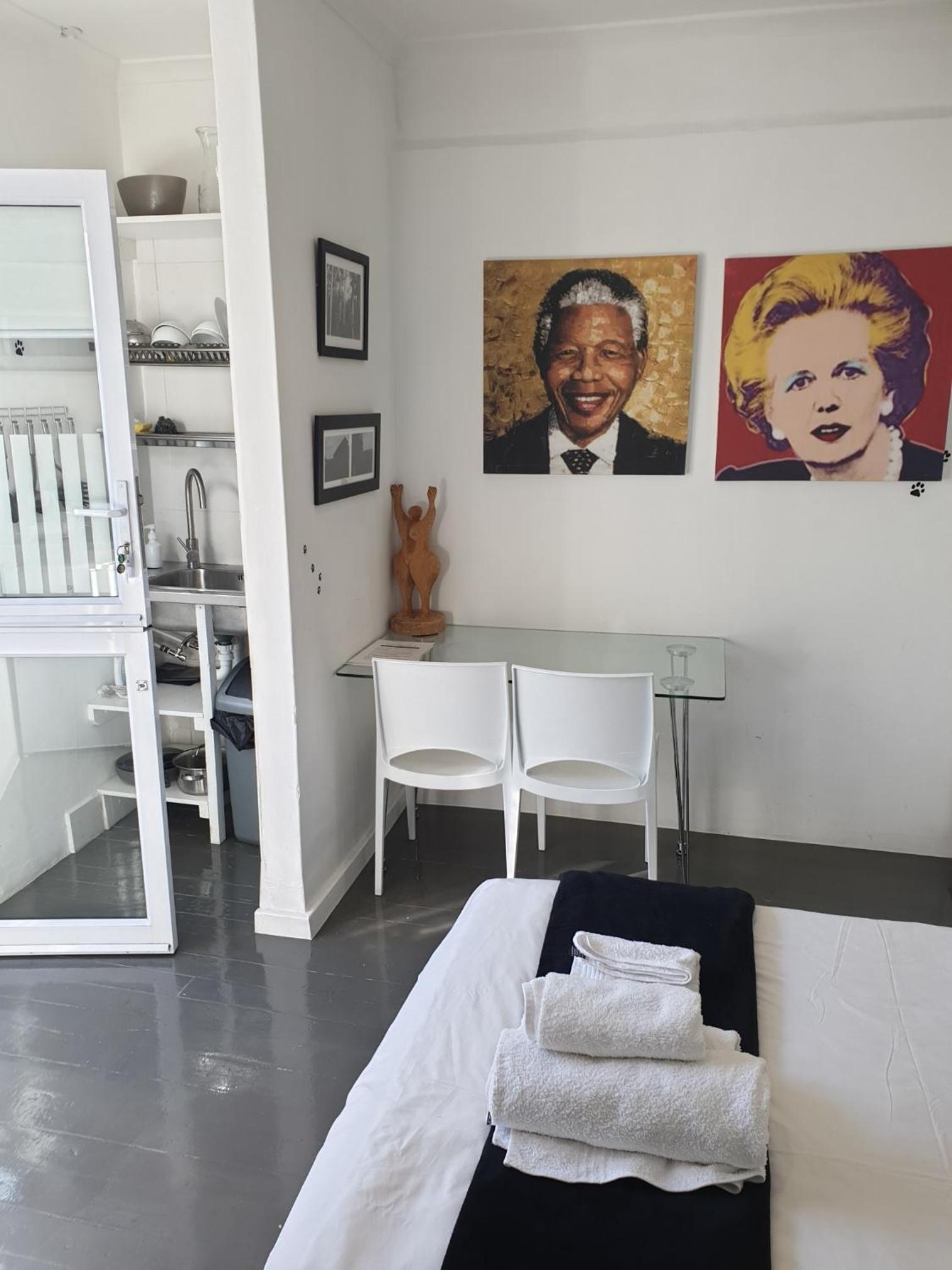 4 on Highworth Apartments and Studios