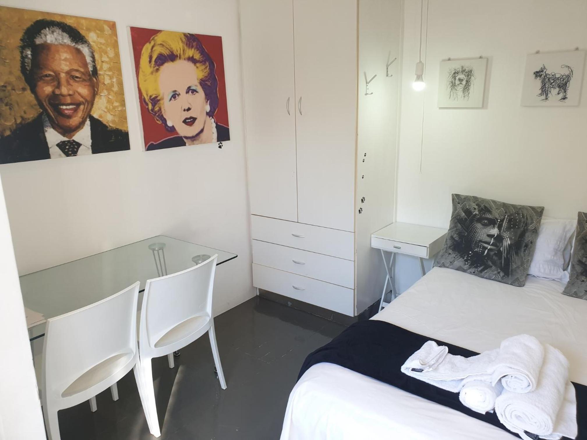 4 on Highworth Apartments and Studios