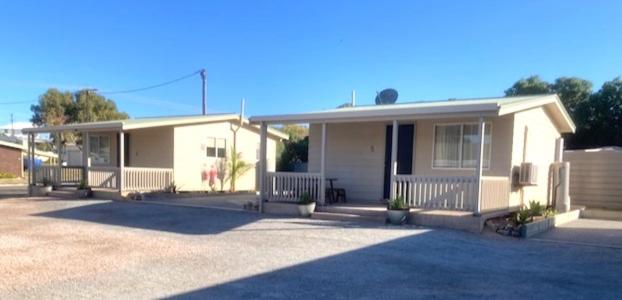 Elliston Apartments