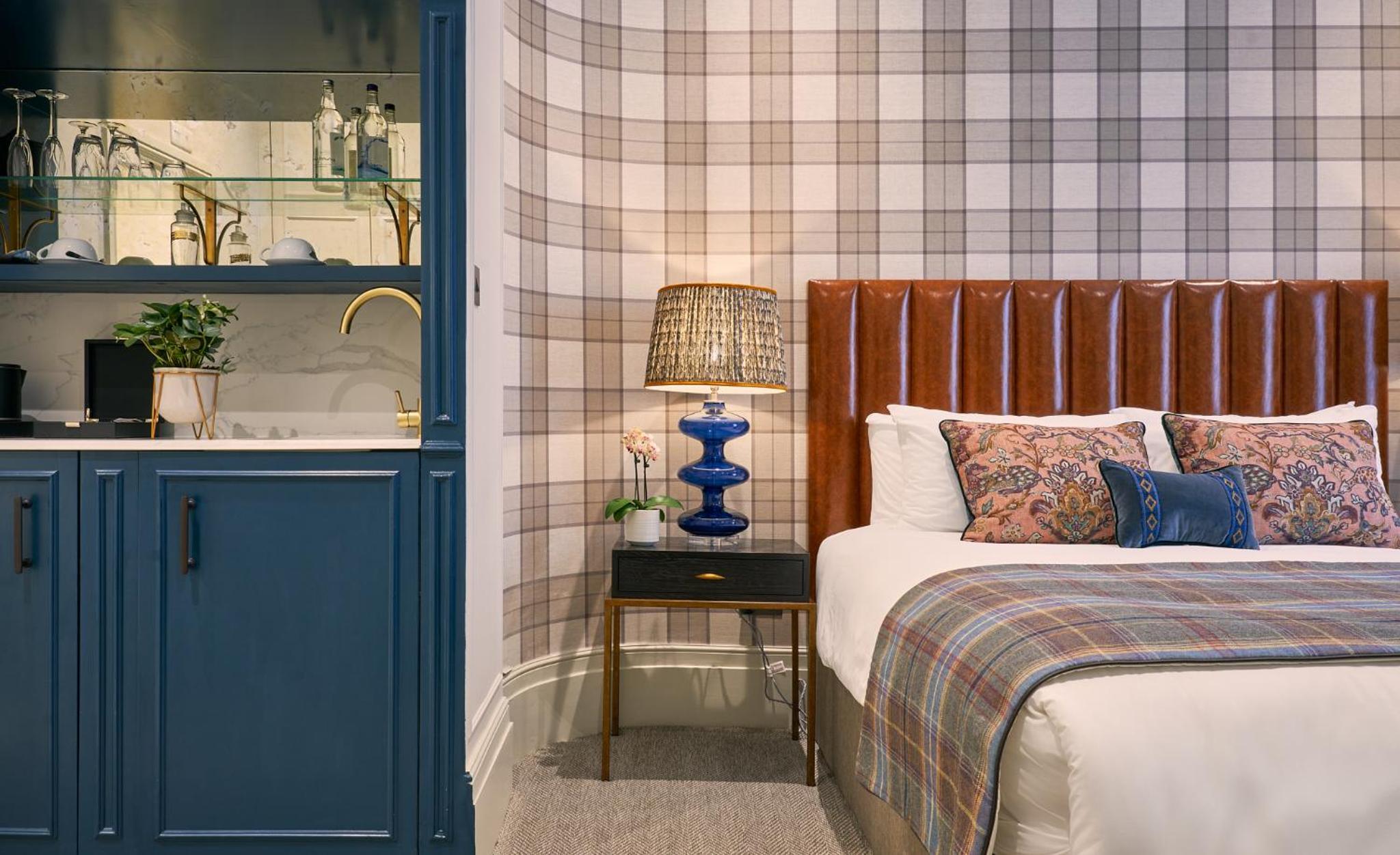 The Tophams Hotel 17