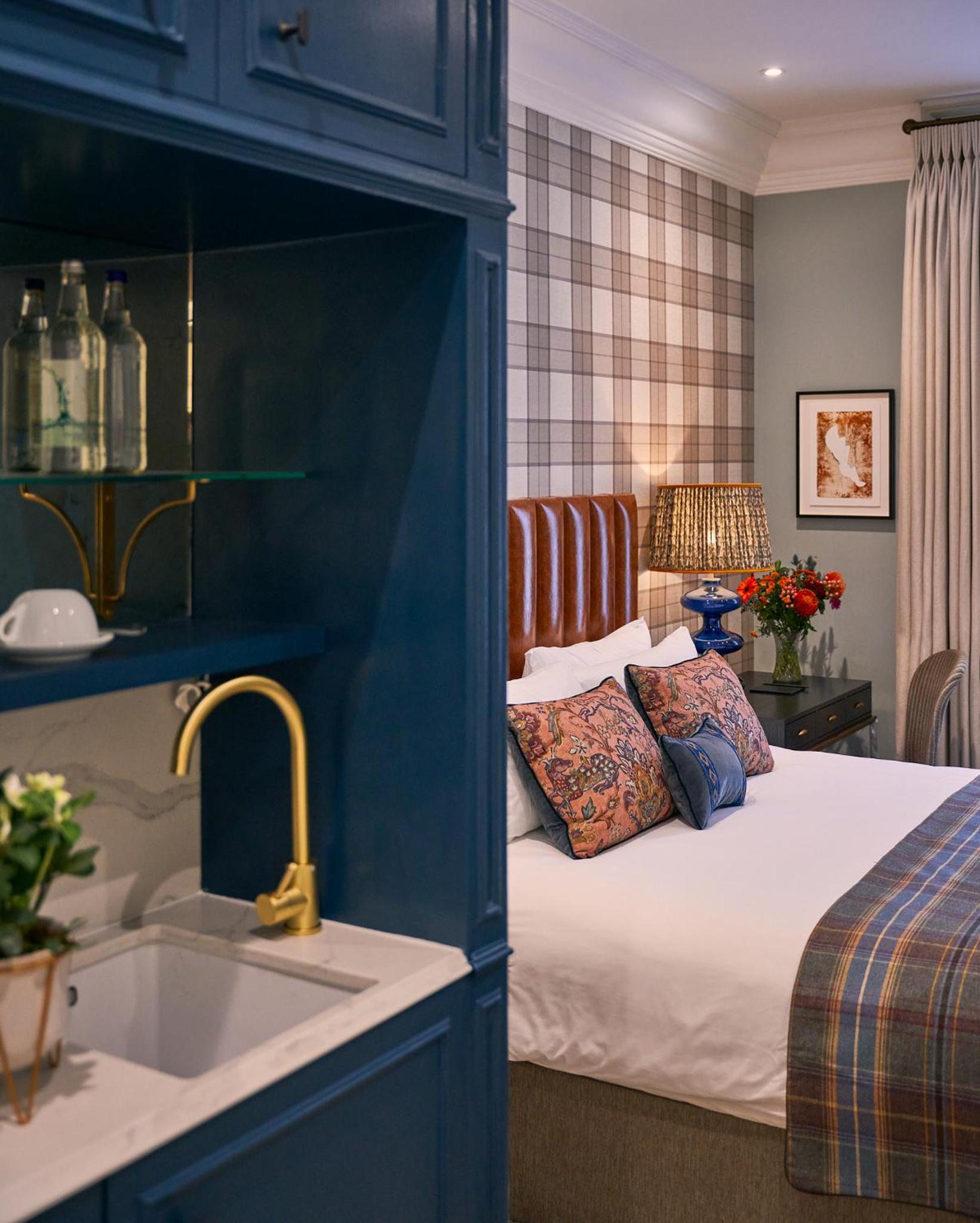 Tophams Hotel 31