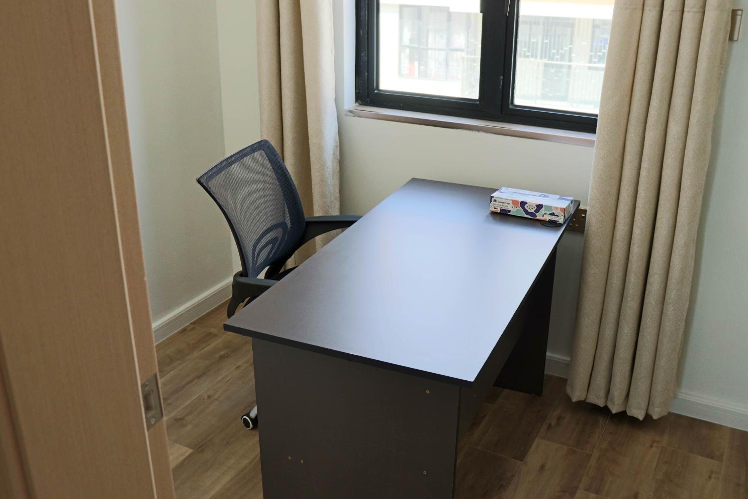 Lovely 3 bedroom with a view of the park view 2