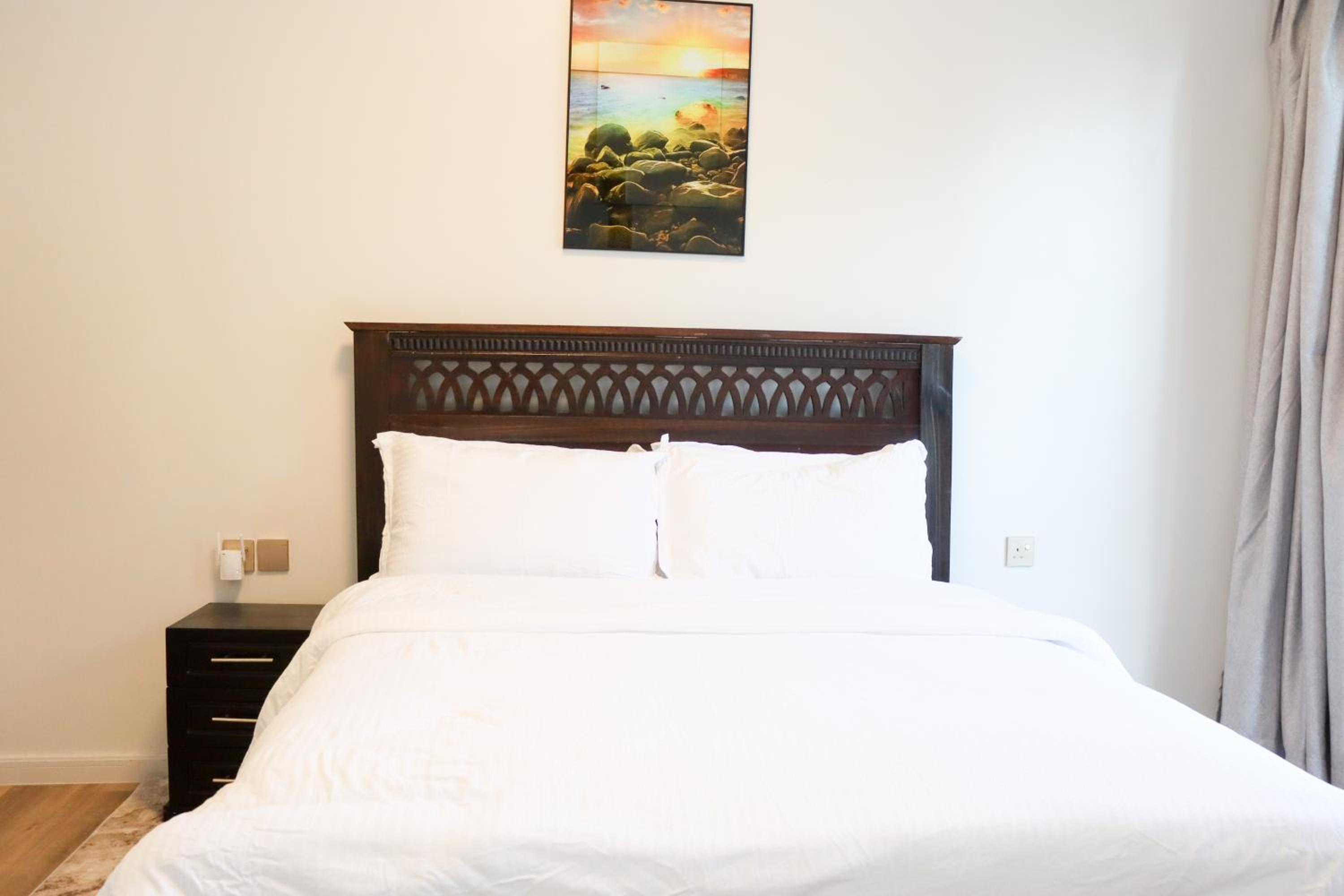 Lovely 3 bedroom with a view of the park view 4
