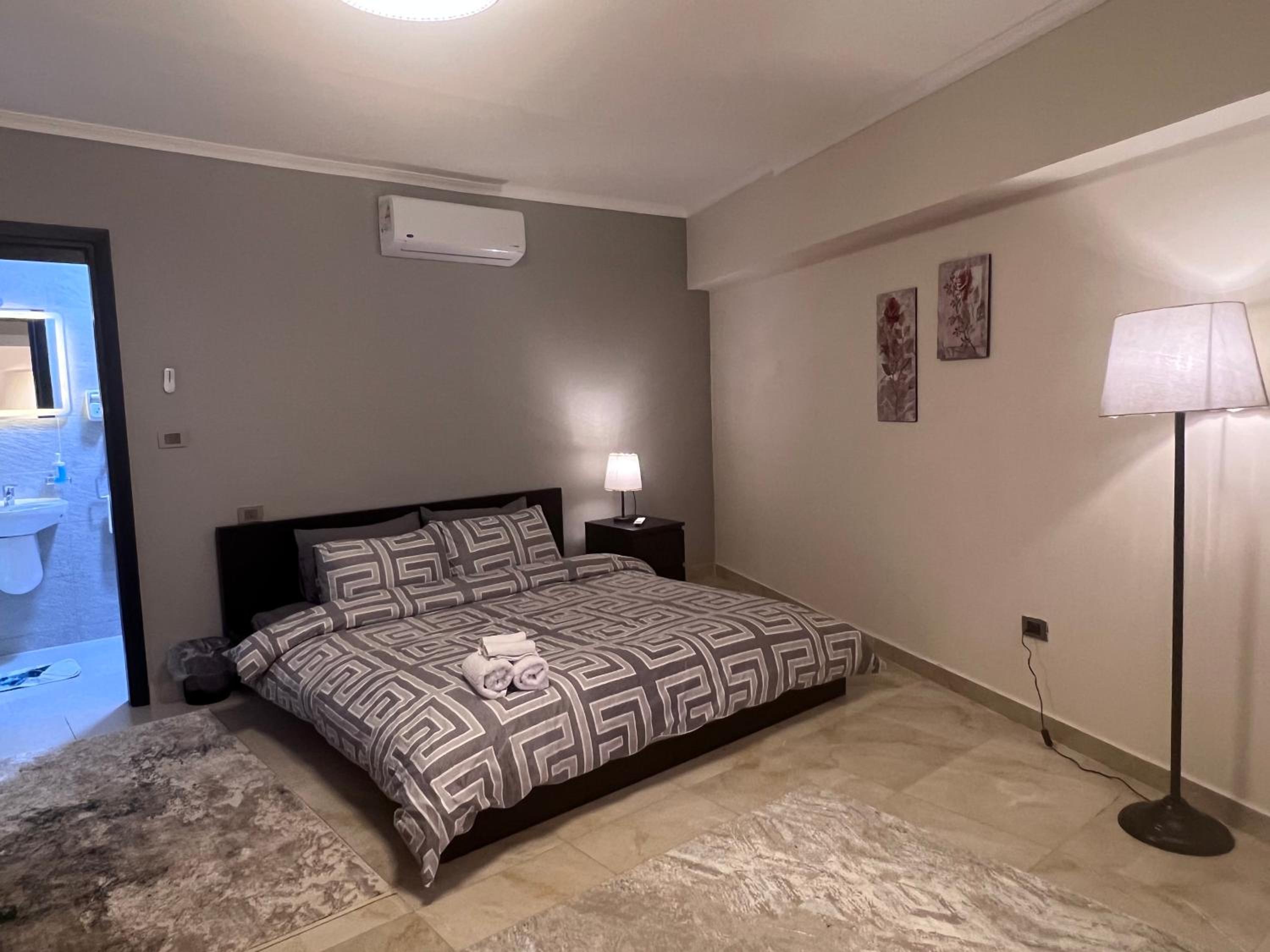 New Cairo Studio in front of garden 8 mall