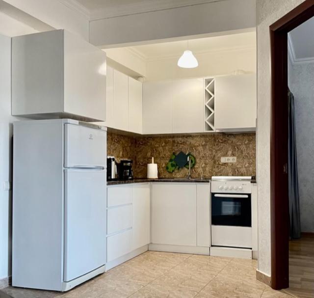 Modern and bright, fully renovated 2-bedroom flat view 4