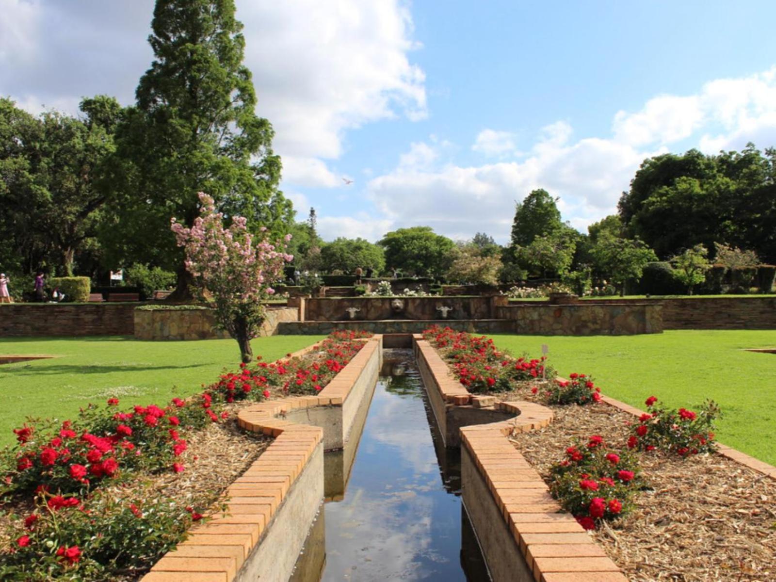 Lovely House with Big Garden Parktown North