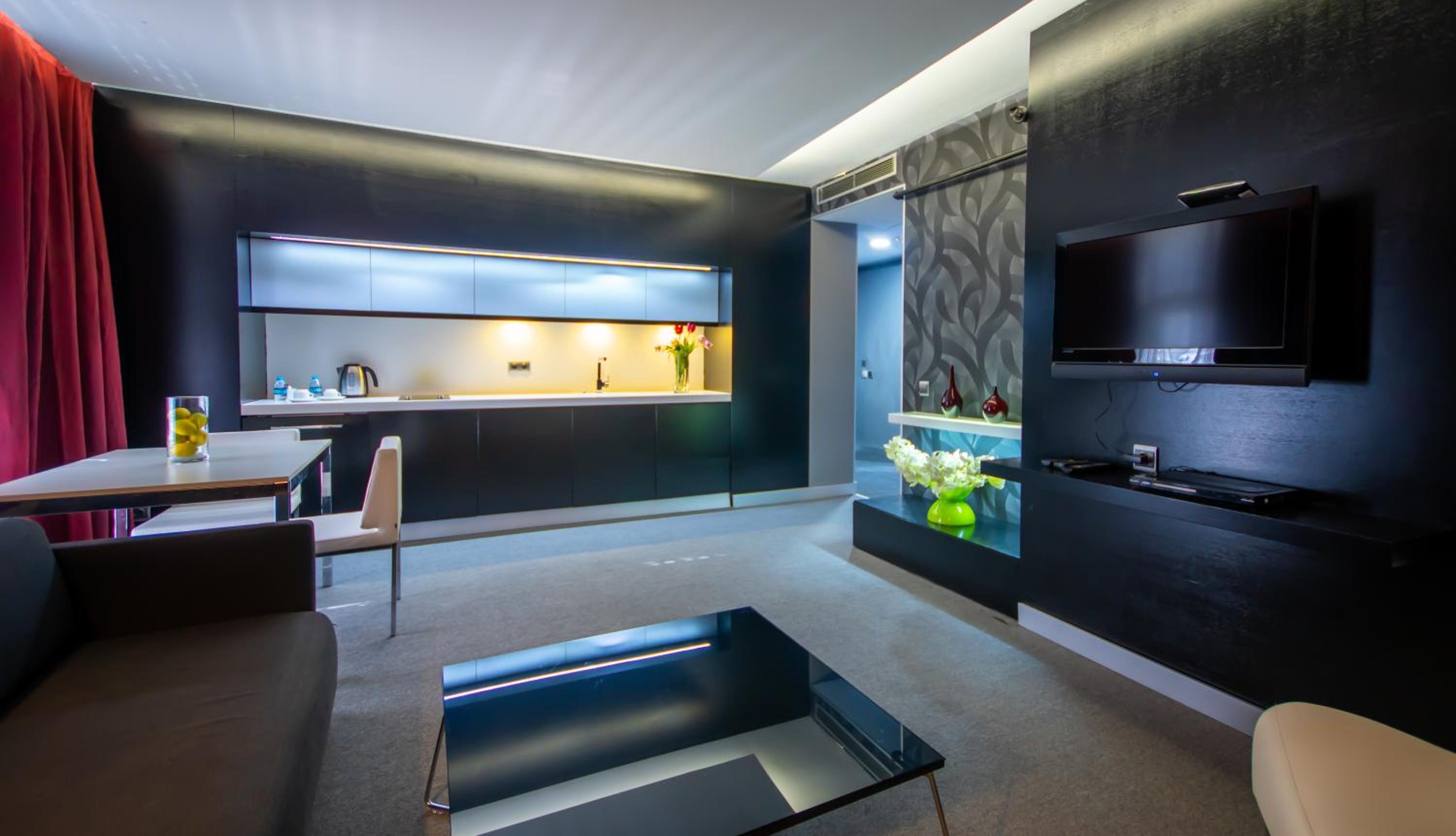 Vernazza Suites - Image 10