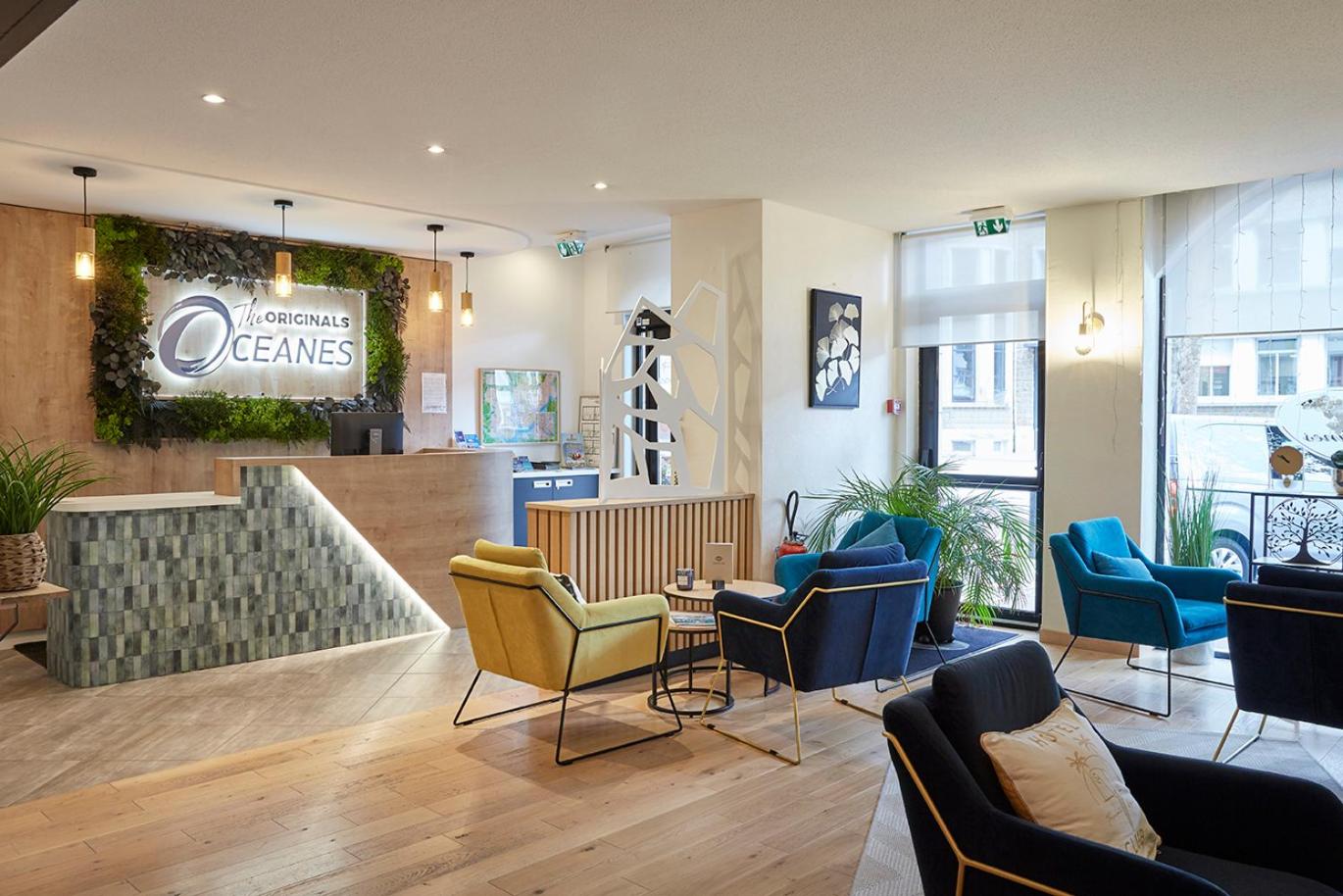 Lobby & Reception