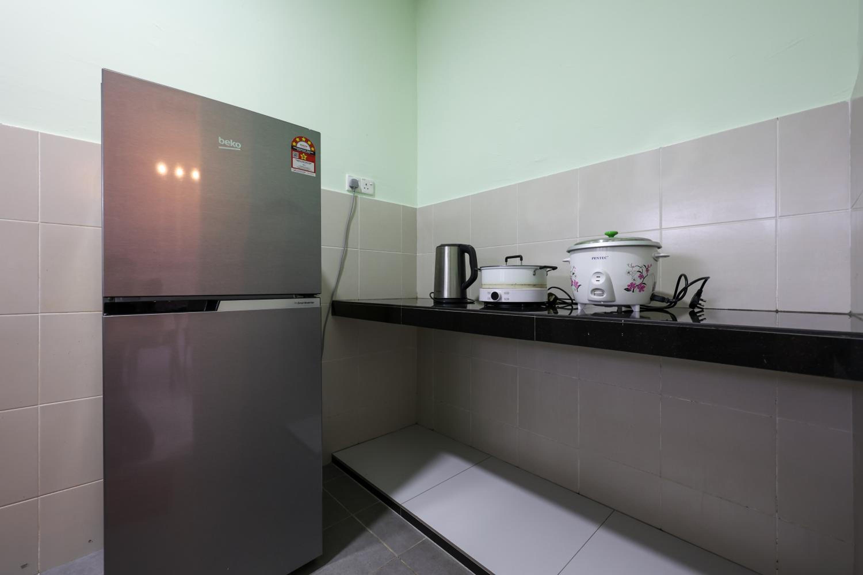 Moonight Luxe Suite, Cameron's Emerald Avenue photo 6