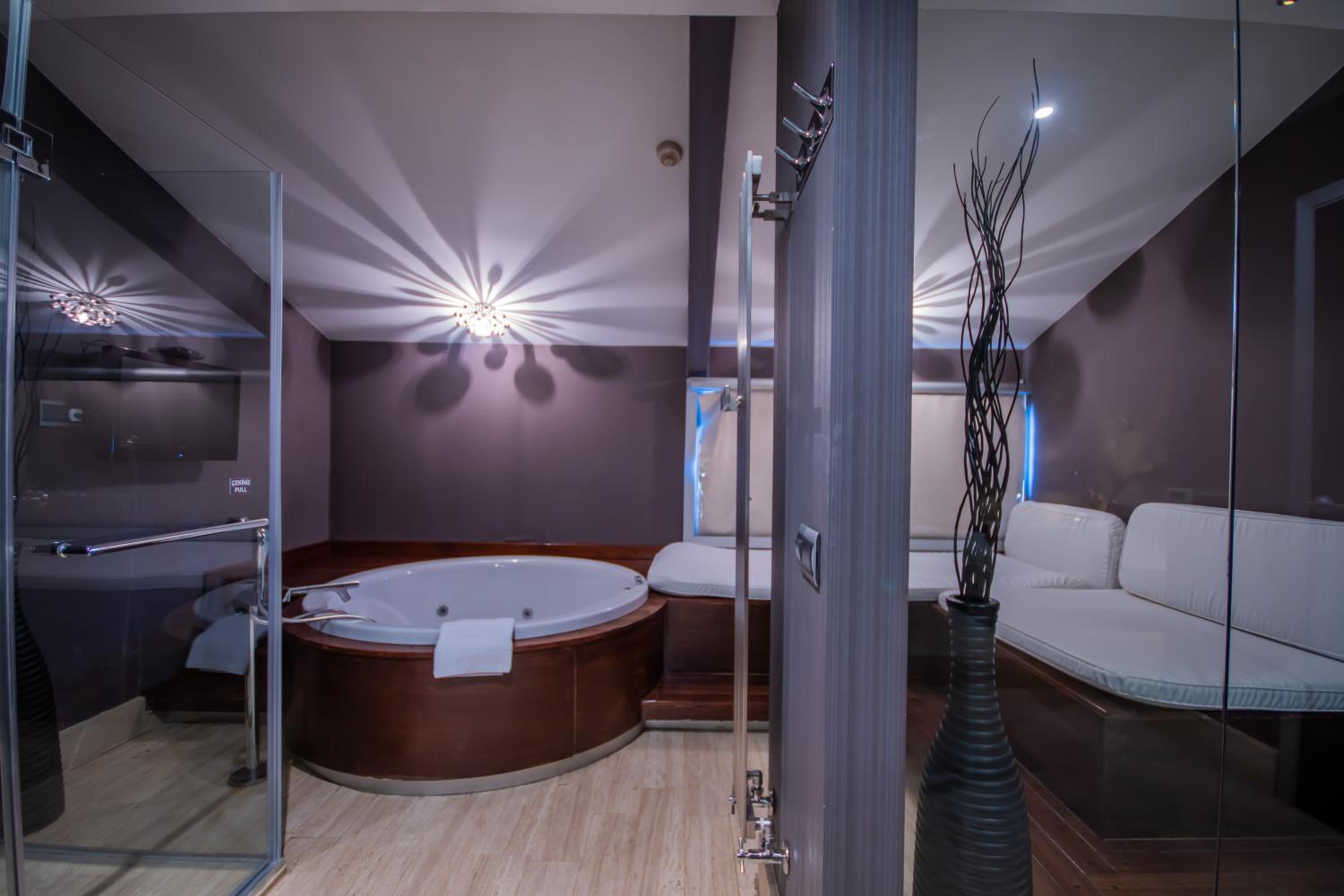 Vernazza Suites - Image 24