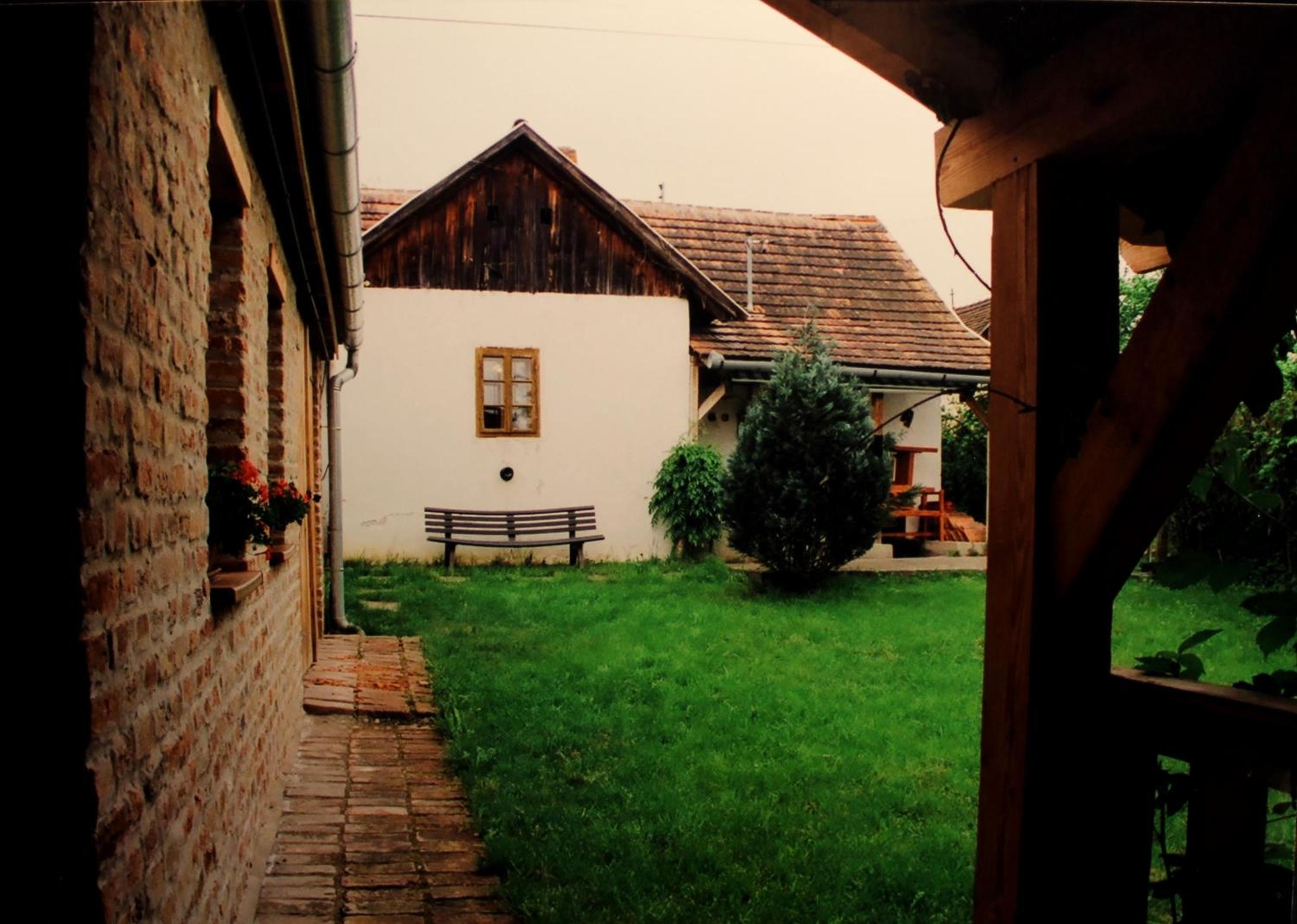 Photo 27