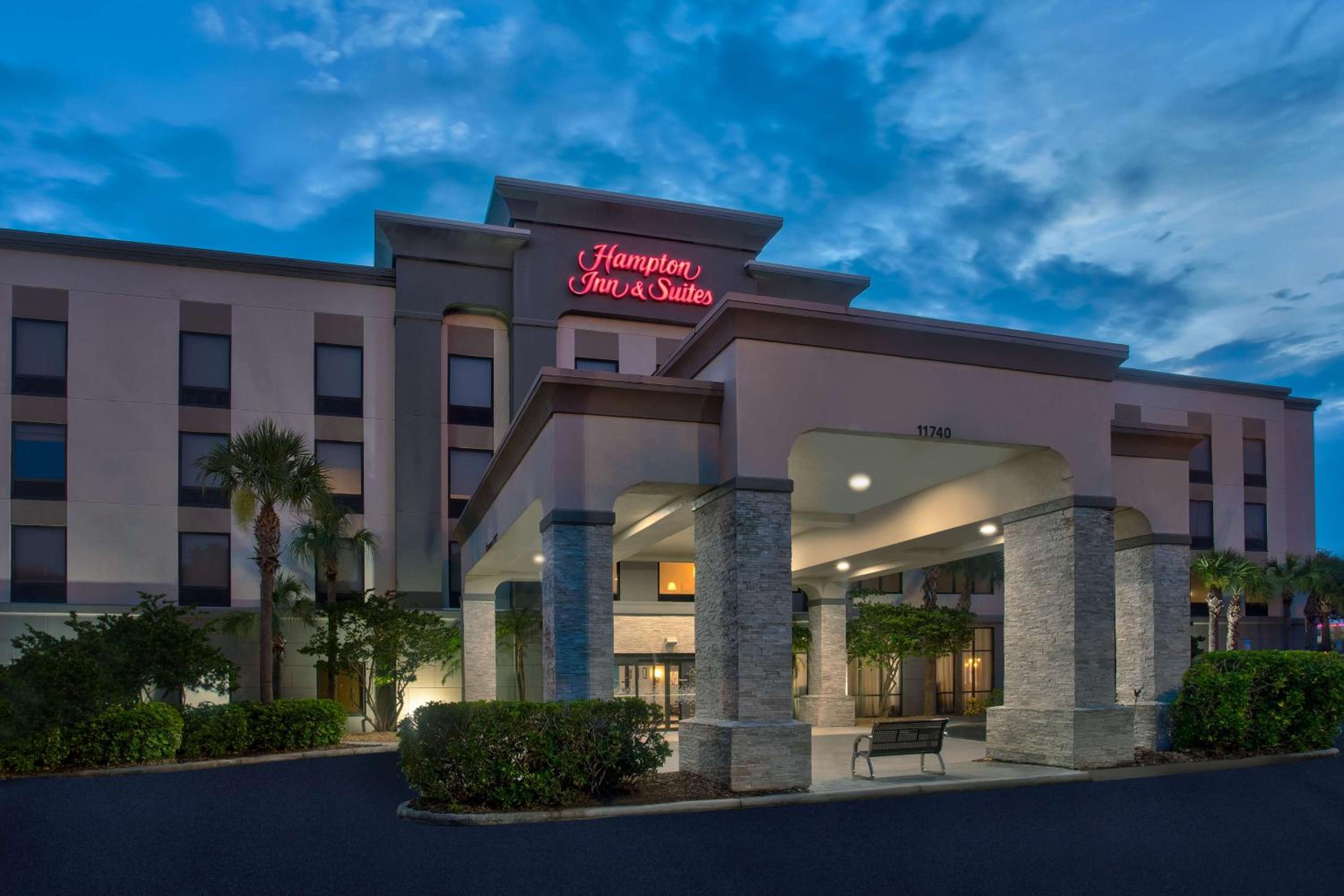 Hotel Hampton Inn & Suites Tampa East Casino Area - Image 1