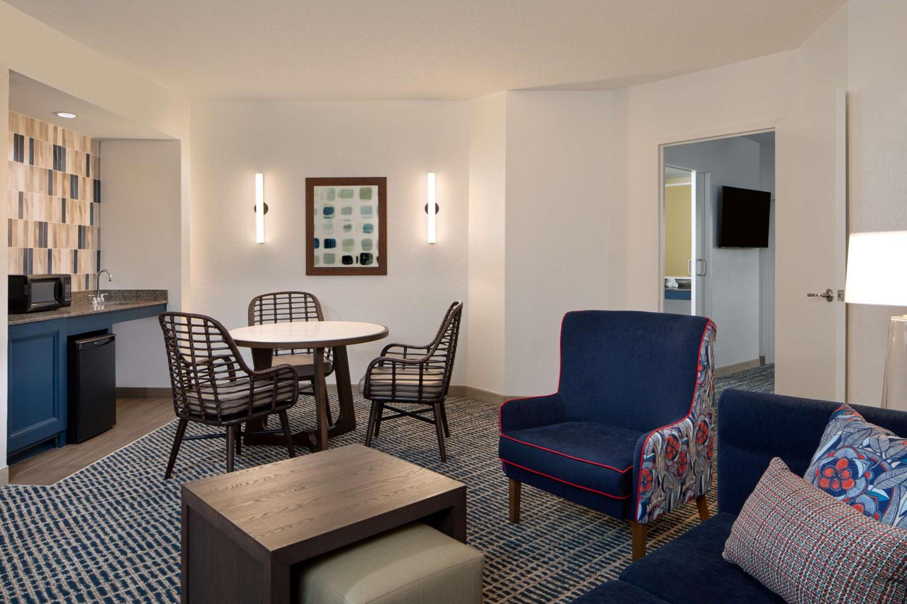 DoubleTree Suites by Hilton Orlando at Disney Springs