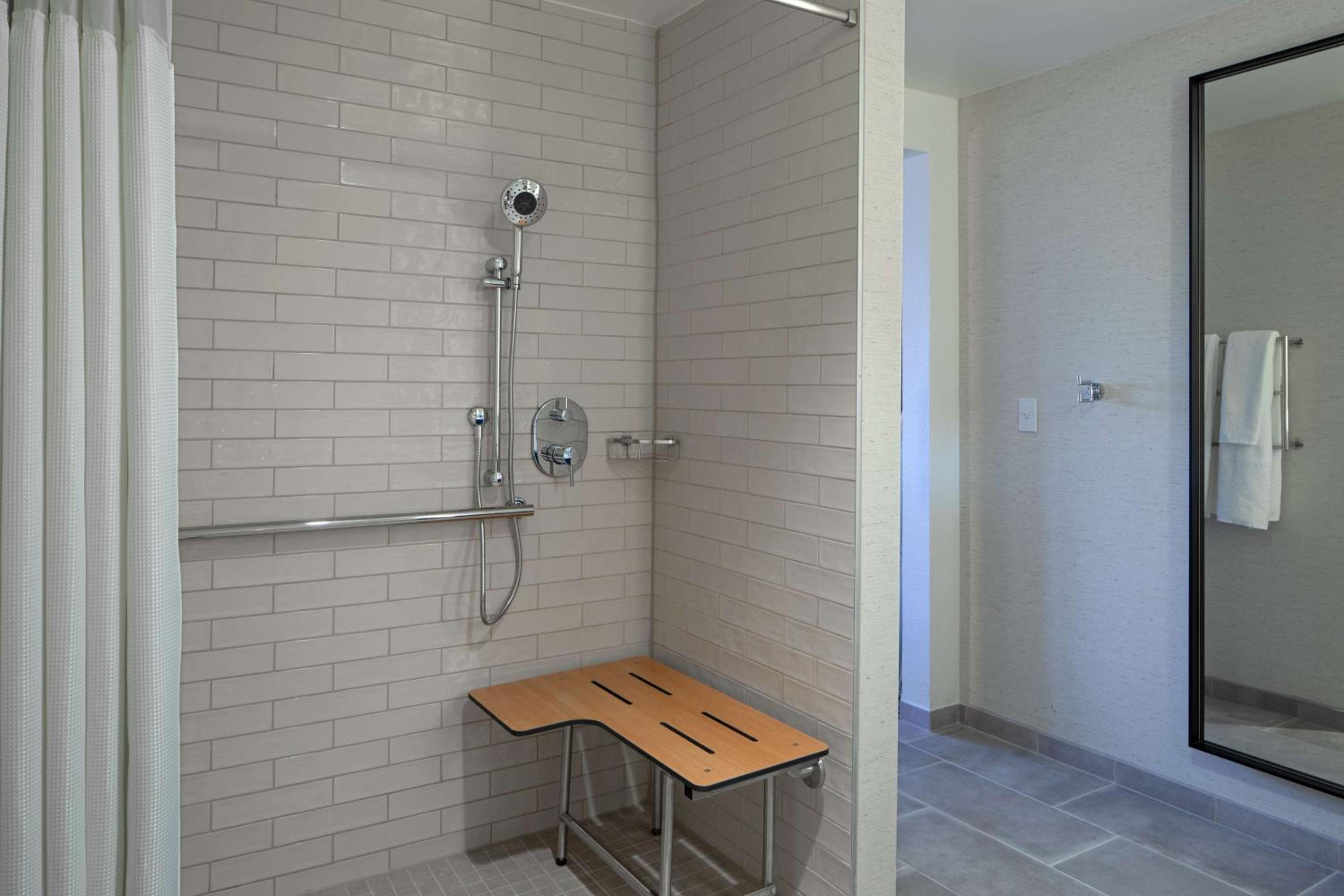 DoubleTree Suites by Hilton Orlando at Disney Springs