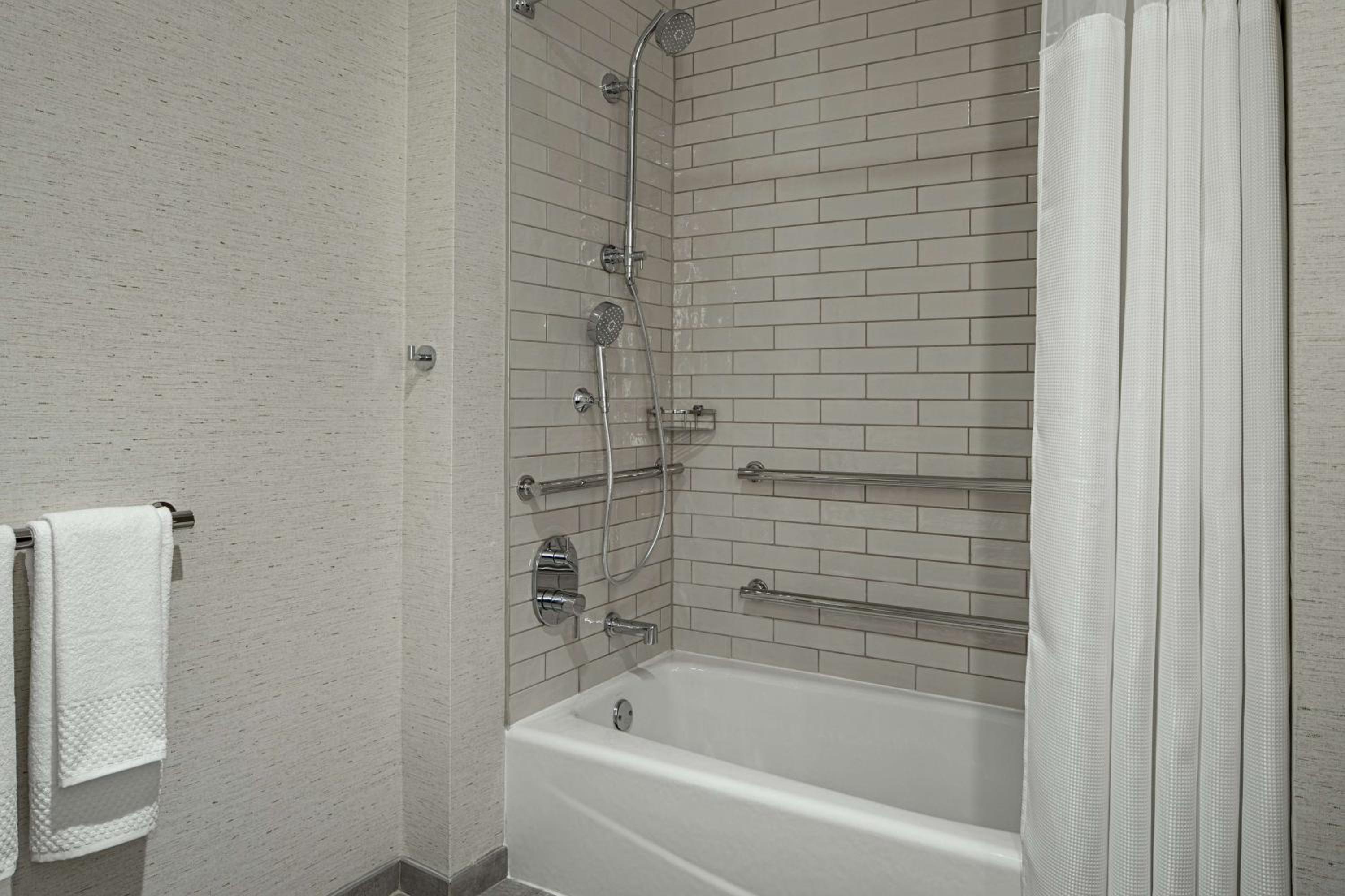DoubleTree Suites by Hilton Orlando at Disney Springs
