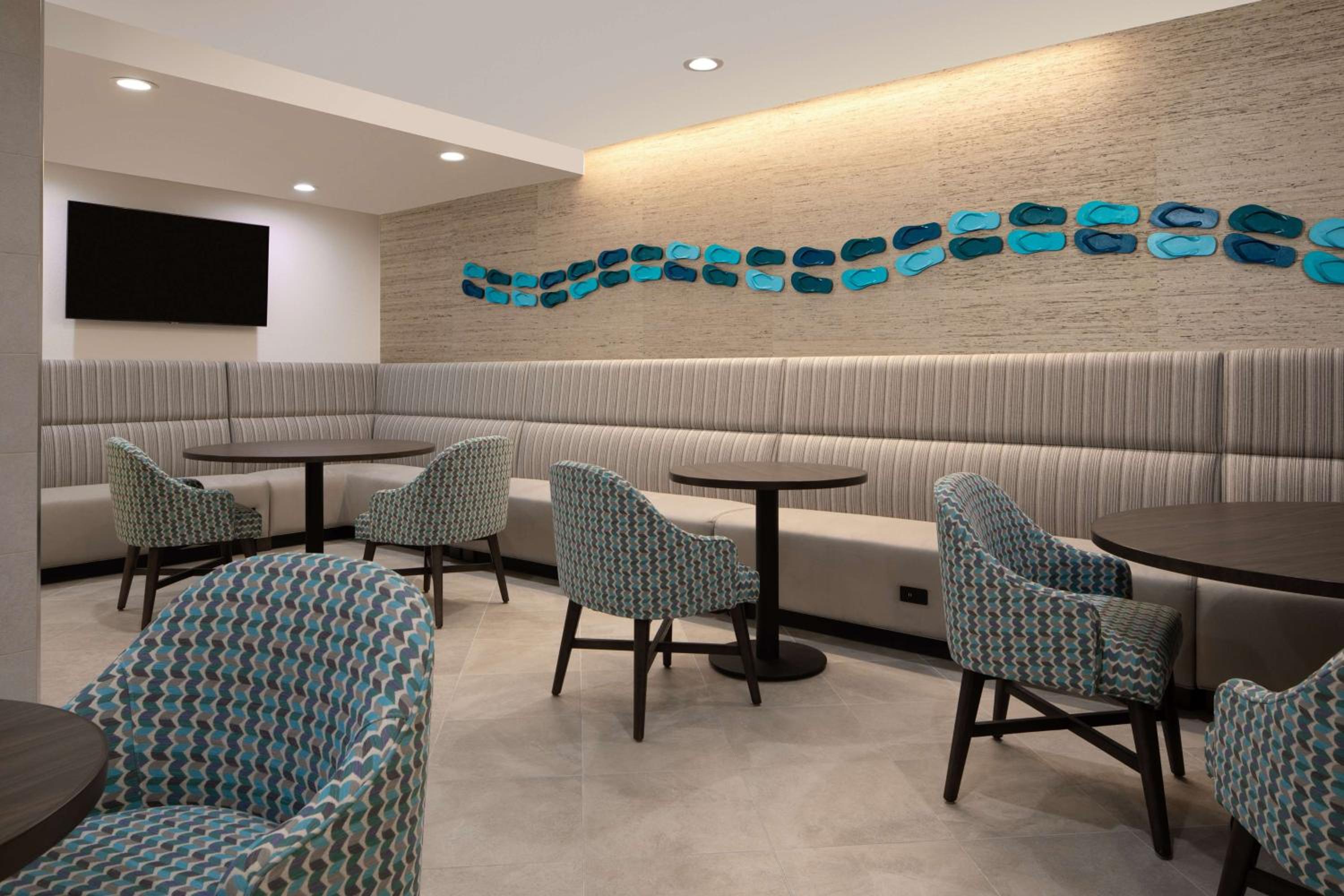 DoubleTree Suites by Hilton Orlando at Disney Springs
